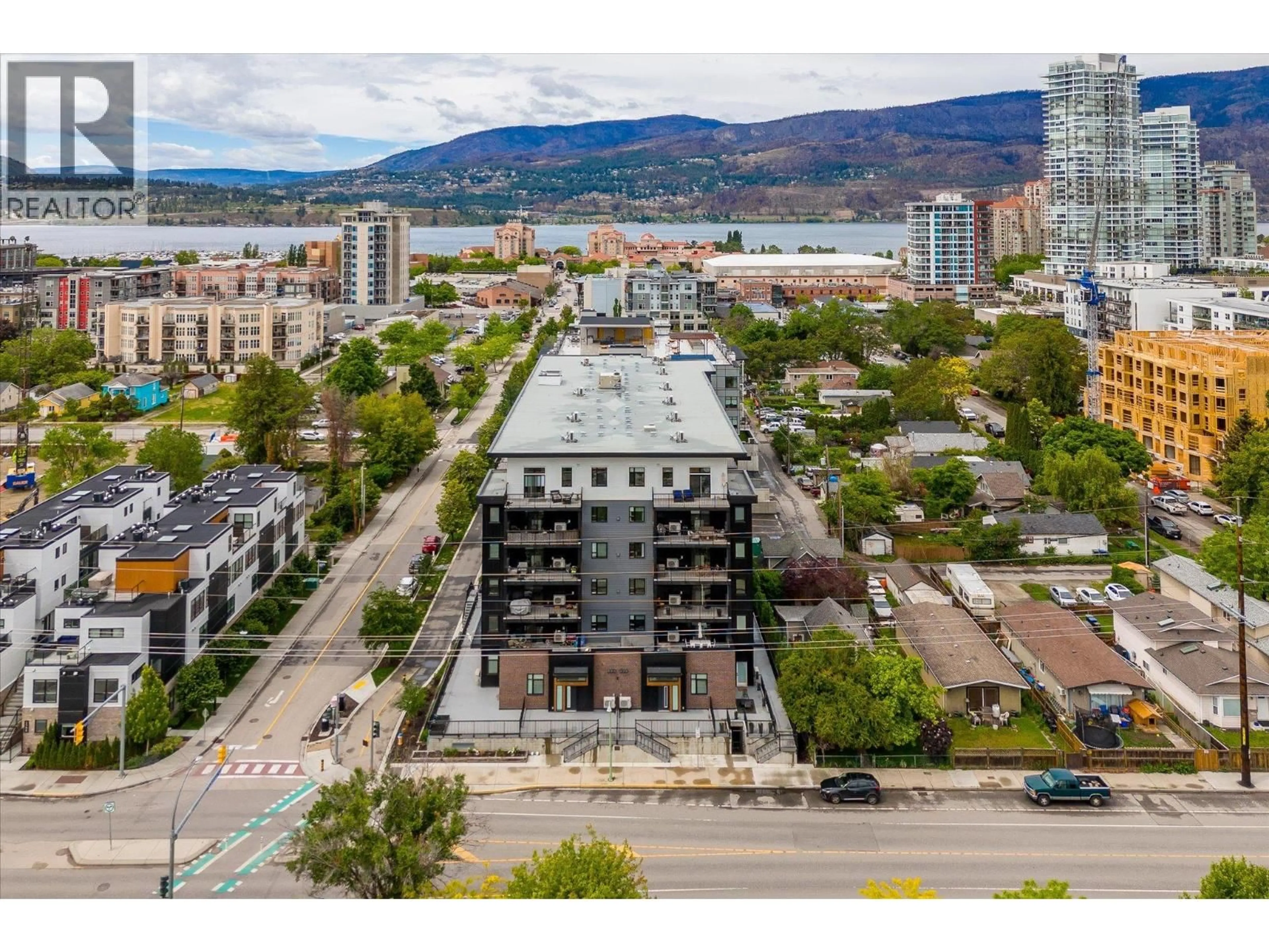 A pic from outside/outdoor area/front of a property/back of a property/a pic from drone, city buildings view from balcony for 313 - 660 CAWSTON AVENUE, Kelowna British Columbia V1Y6Z4