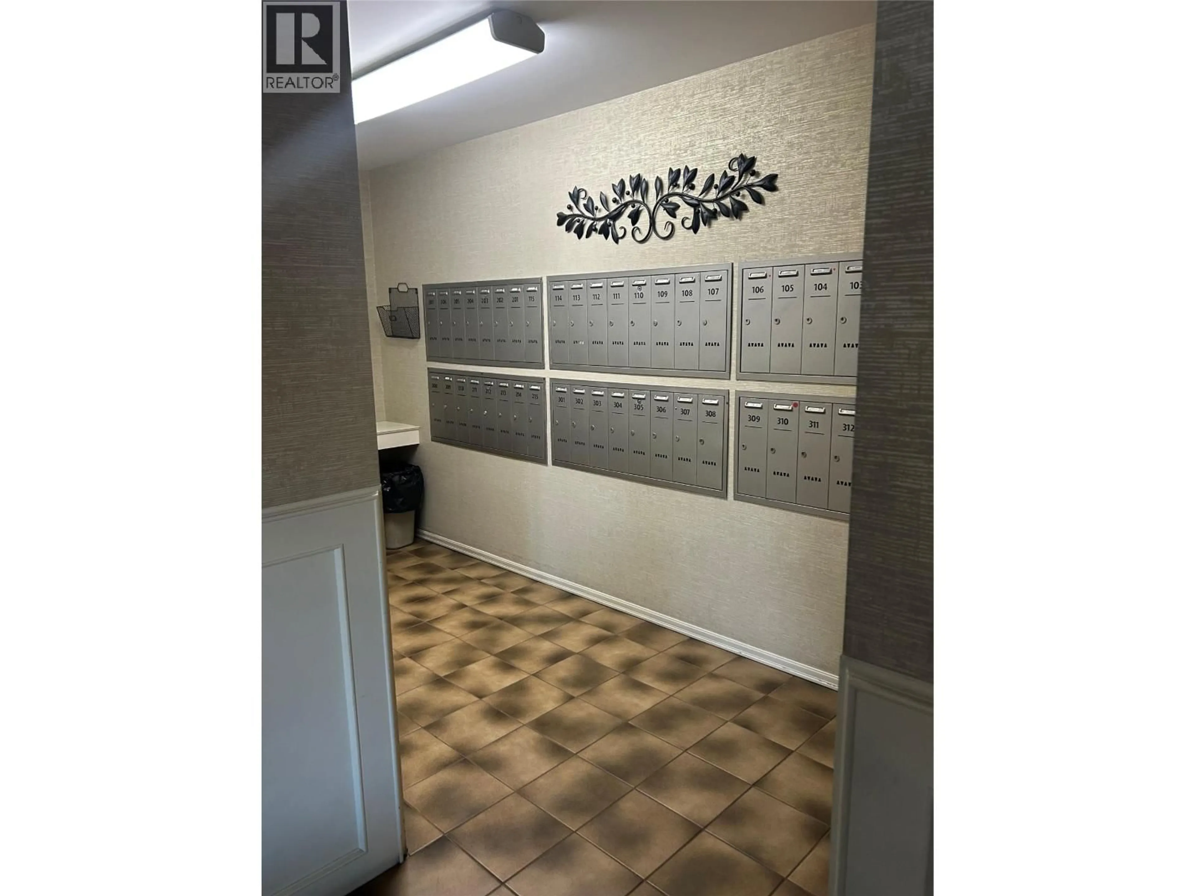 Unknown for 306 - 2110 HOY STREET, Kelowna British Columbia V1Y8T4