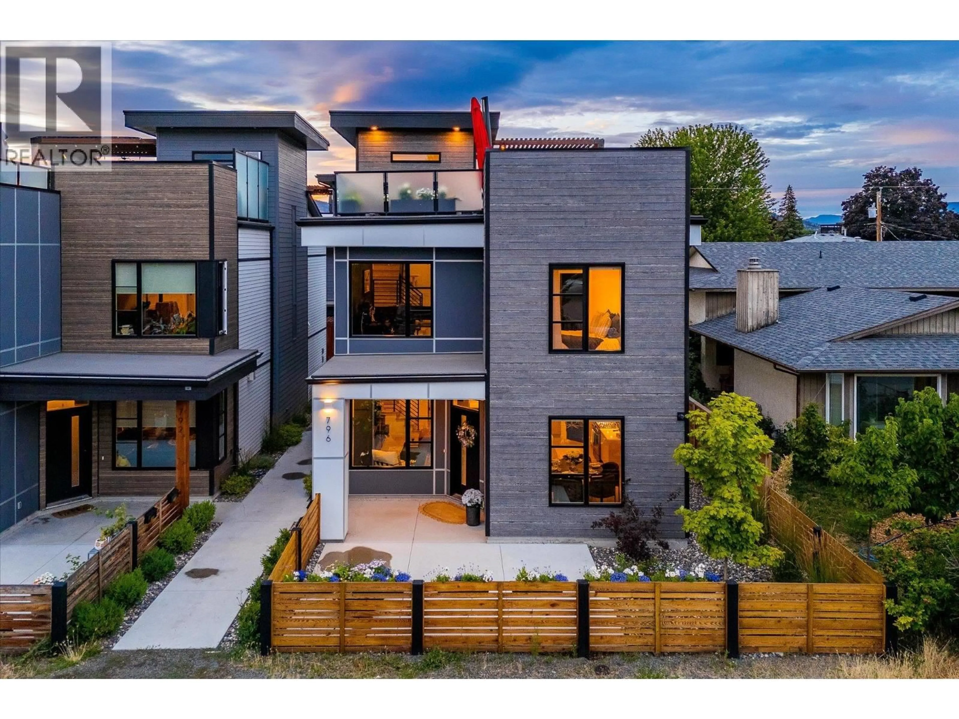 Home with brick exterior material, street for 796 WARDLAW AVENUE, Kelowna British Columbia V1Y5B9