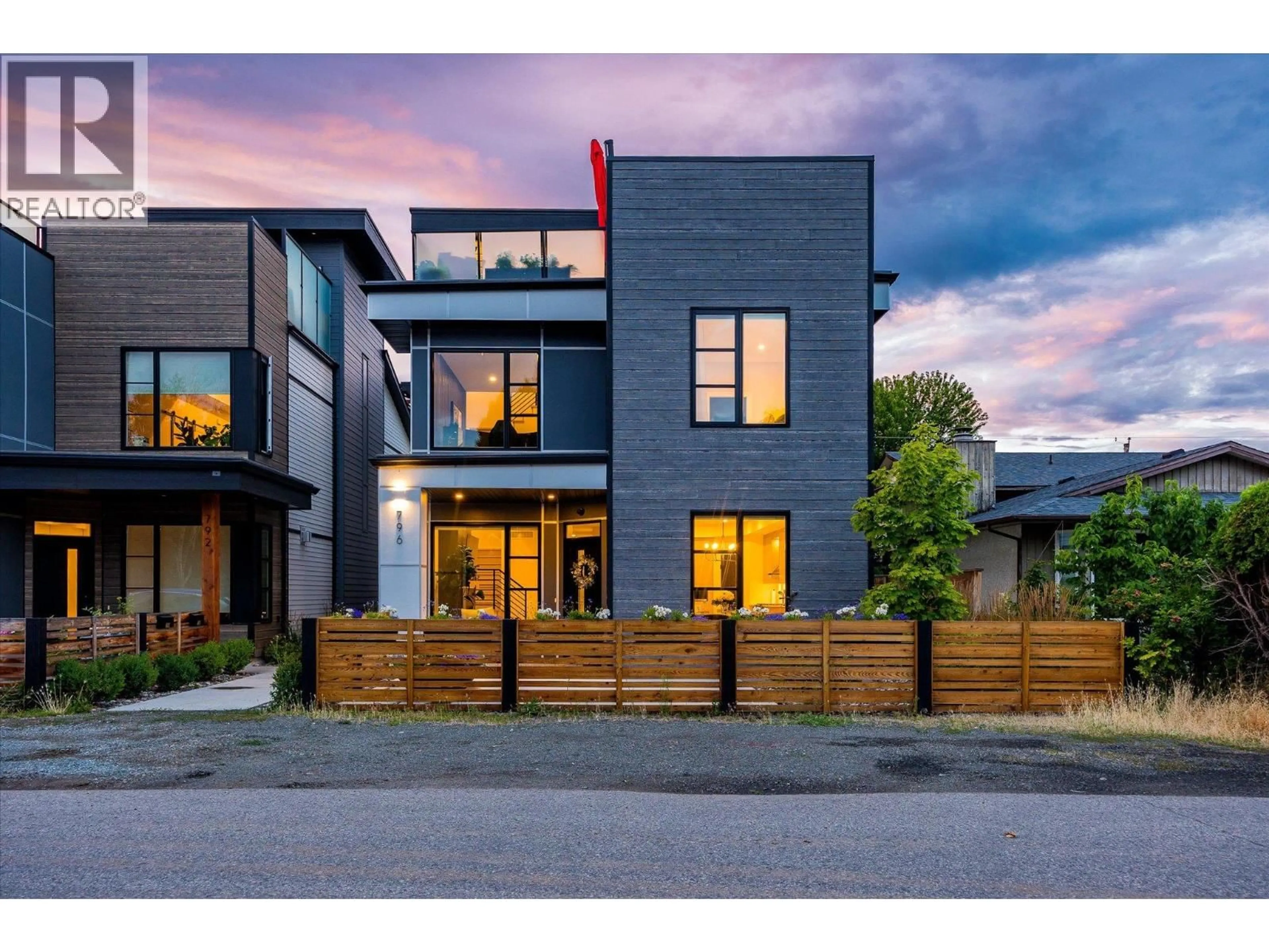 Home with brick exterior material, street for 796 WARDLAW AVENUE, Kelowna British Columbia V1Y5B9