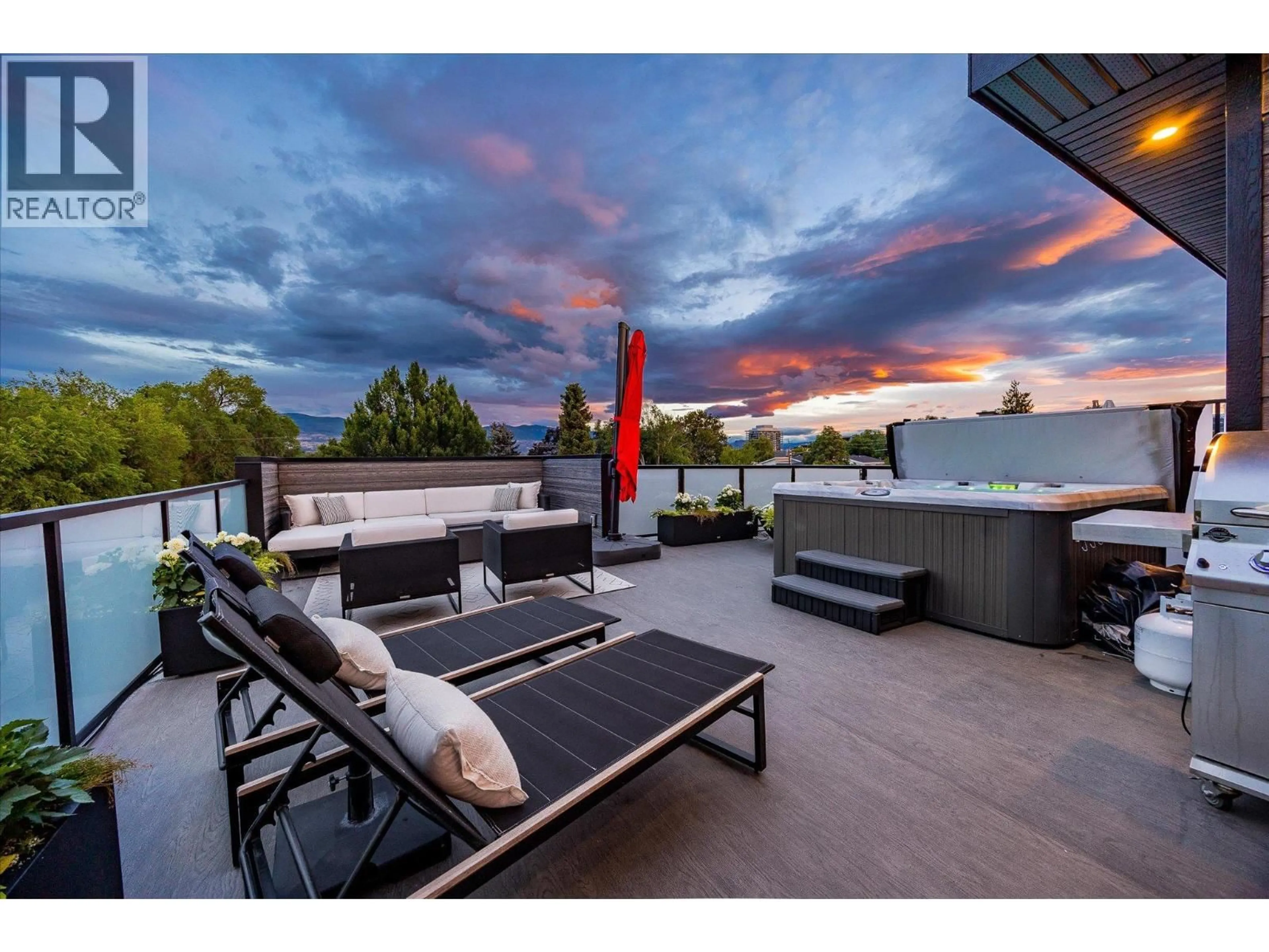 Patio, water/lake/river/ocean view for 796 WARDLAW AVENUE, Kelowna British Columbia V1Y5B9