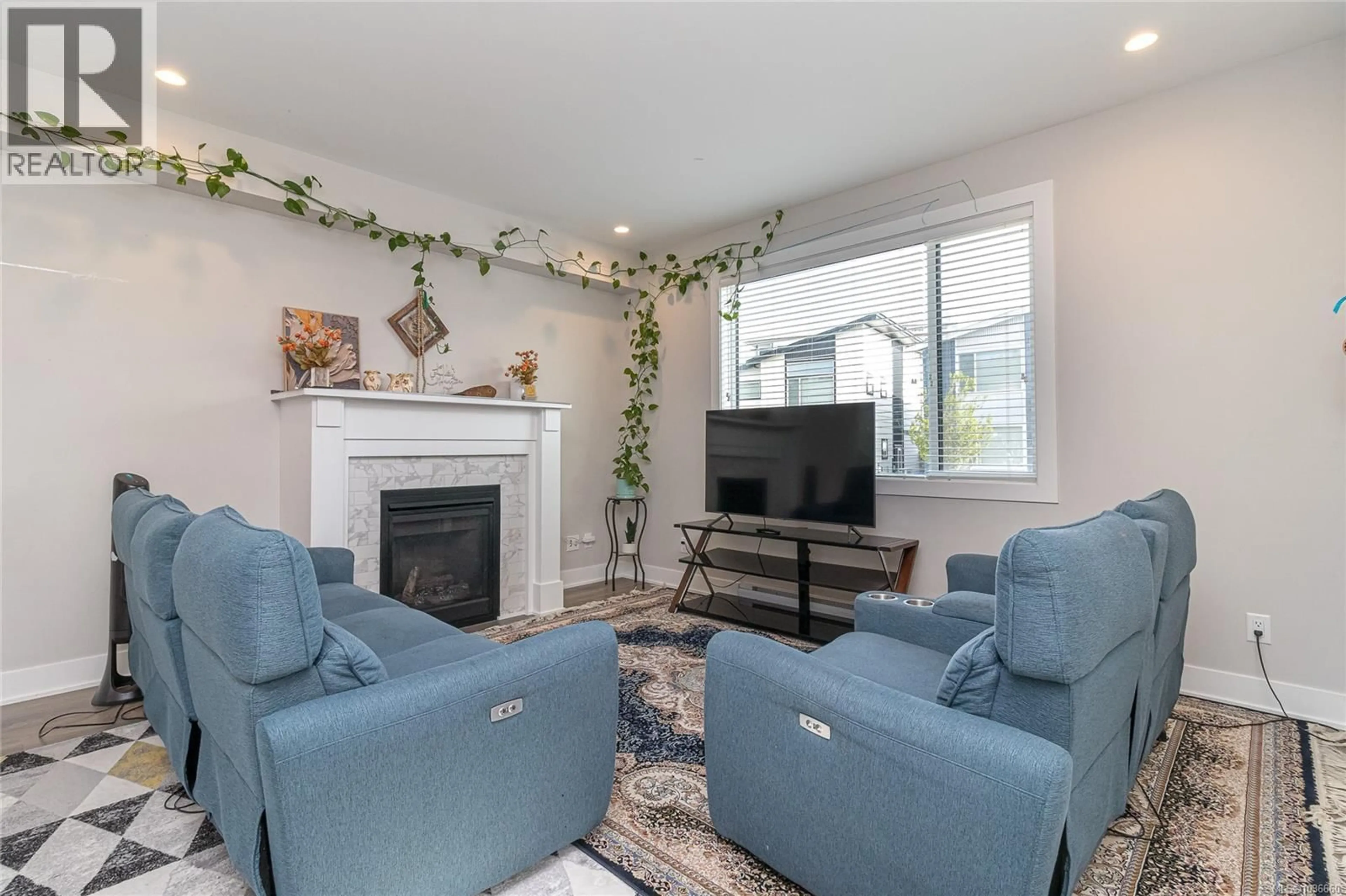 Living room with furniture, unknown for 2716 CELESTIAL COURT, Langford British Columbia V9B3R6