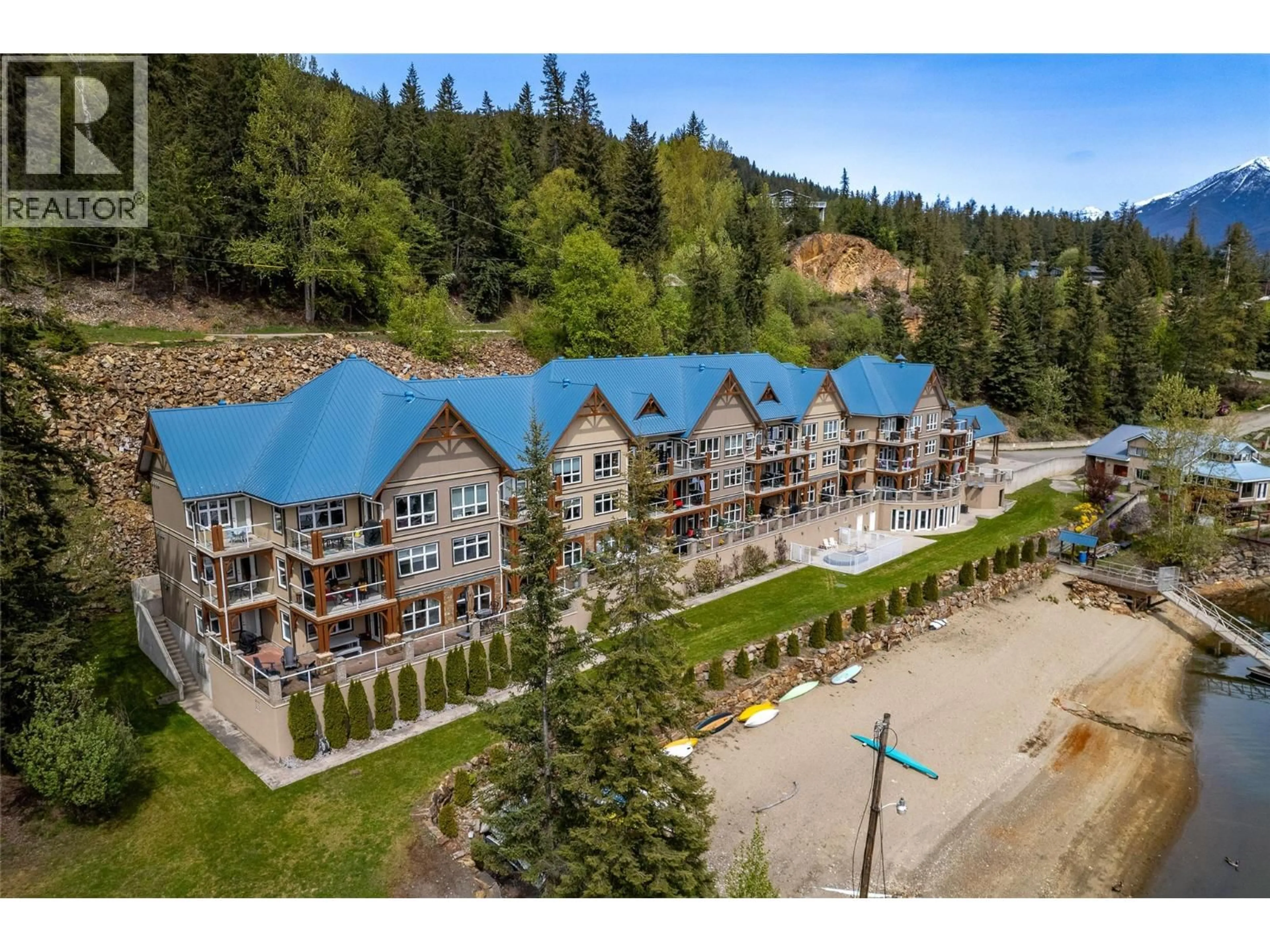 A pic from outside/outdoor area/front of a property/back of a property/a pic from drone, mountain view for 207 - 550 RAINBOW DRIVE, Kaslo British Columbia V0G1M0