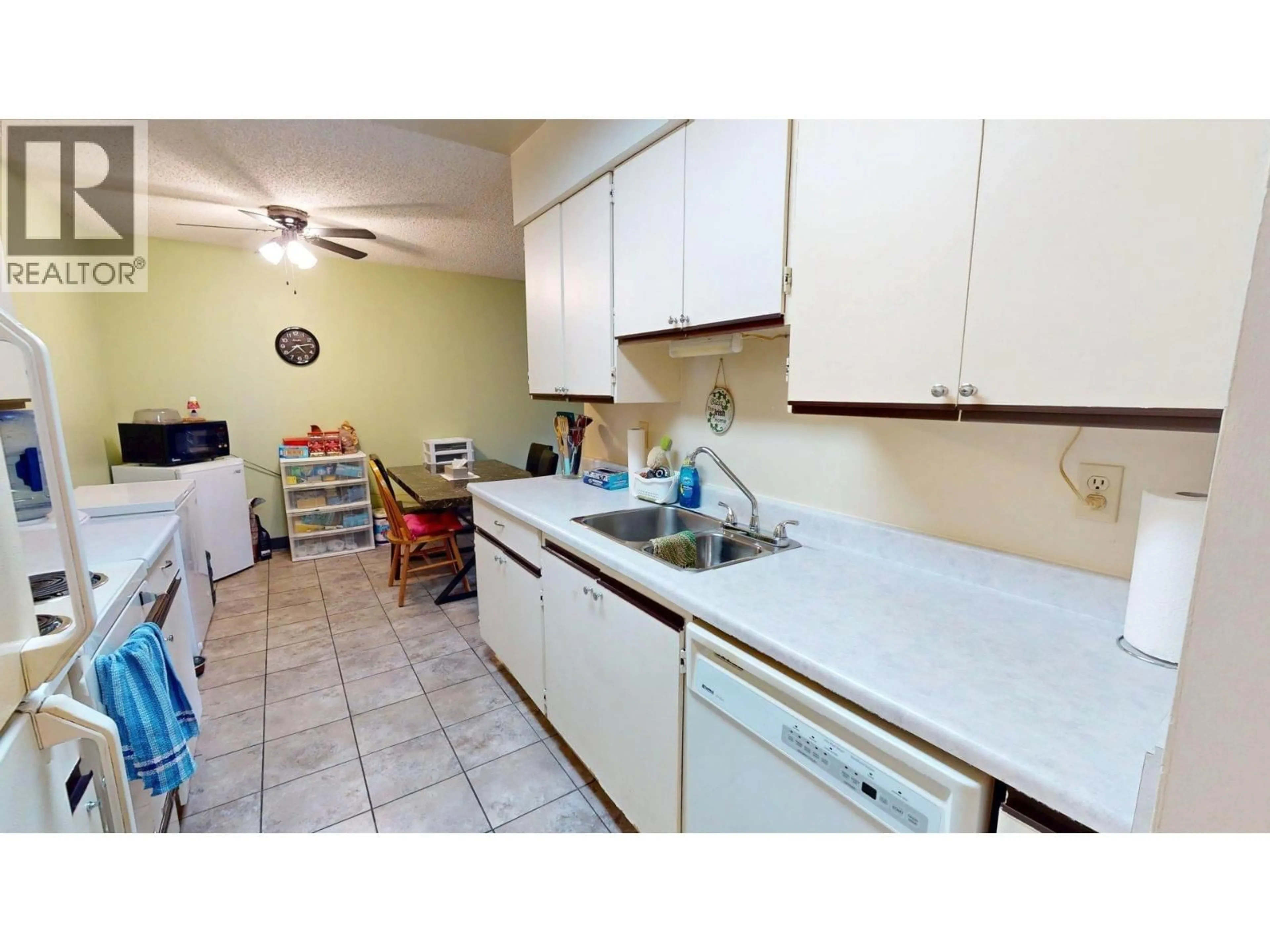 Standard kitchen, unknown for 303 - 775 BALMER CRESCENT, Elkford British Columbia V0B1H0