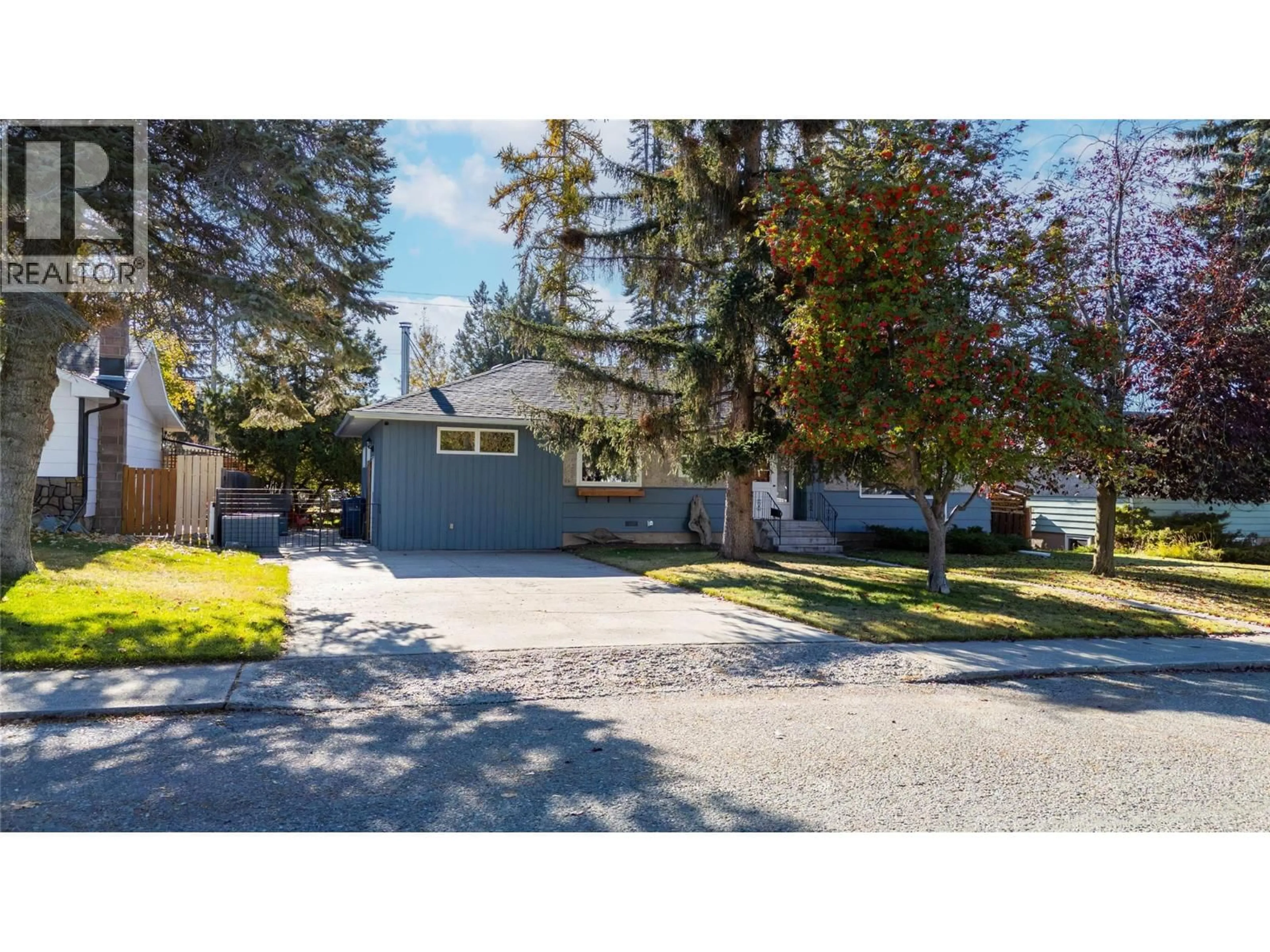 Home with vinyl exterior material, street for 709 10TH  S STREET, Cranbrook British Columbia V1C1S7