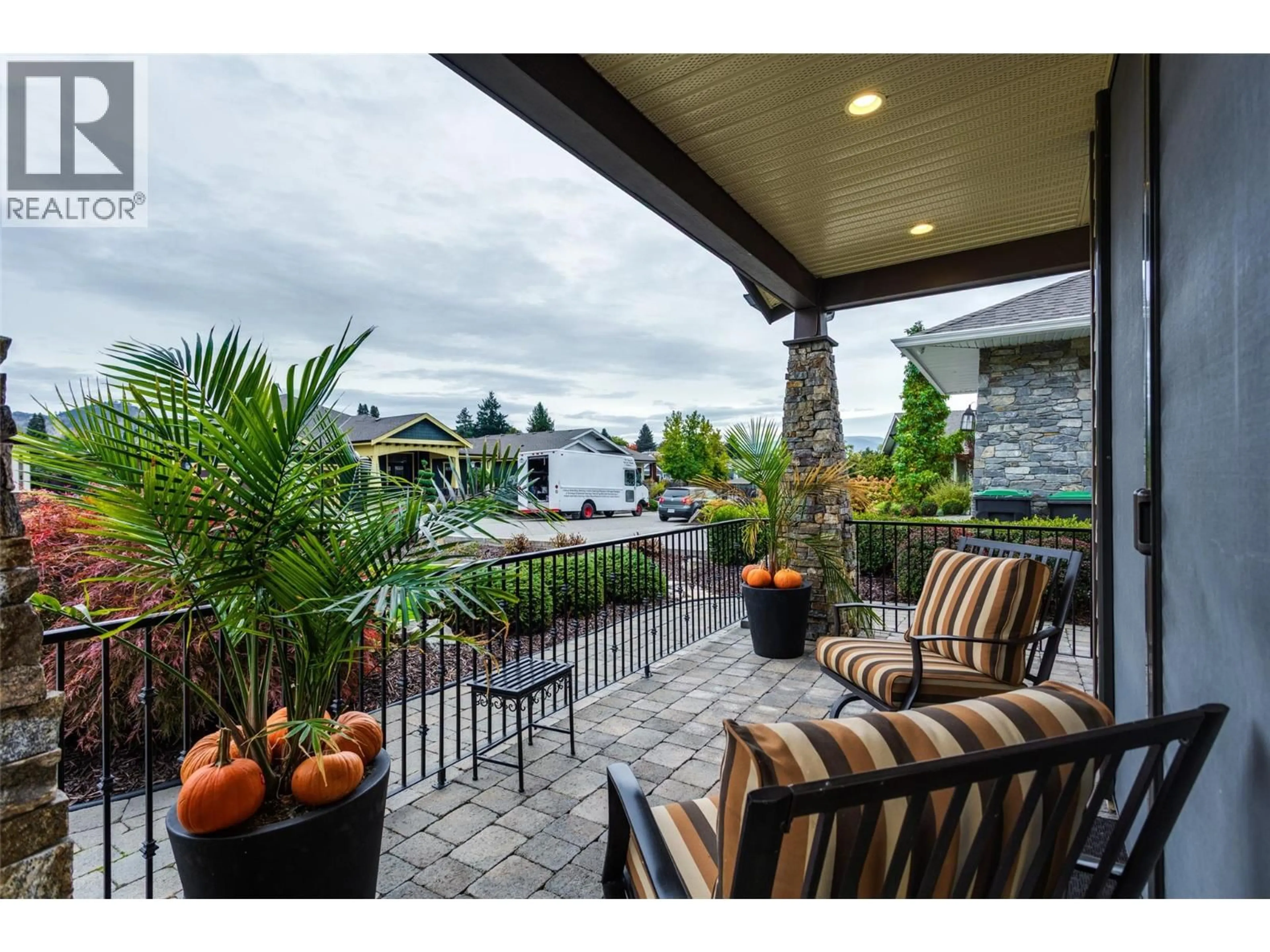 Patio, water/lake/river/ocean view for 1102 GLENVIEW COURT, Kelowna British Columbia V1Y0A7