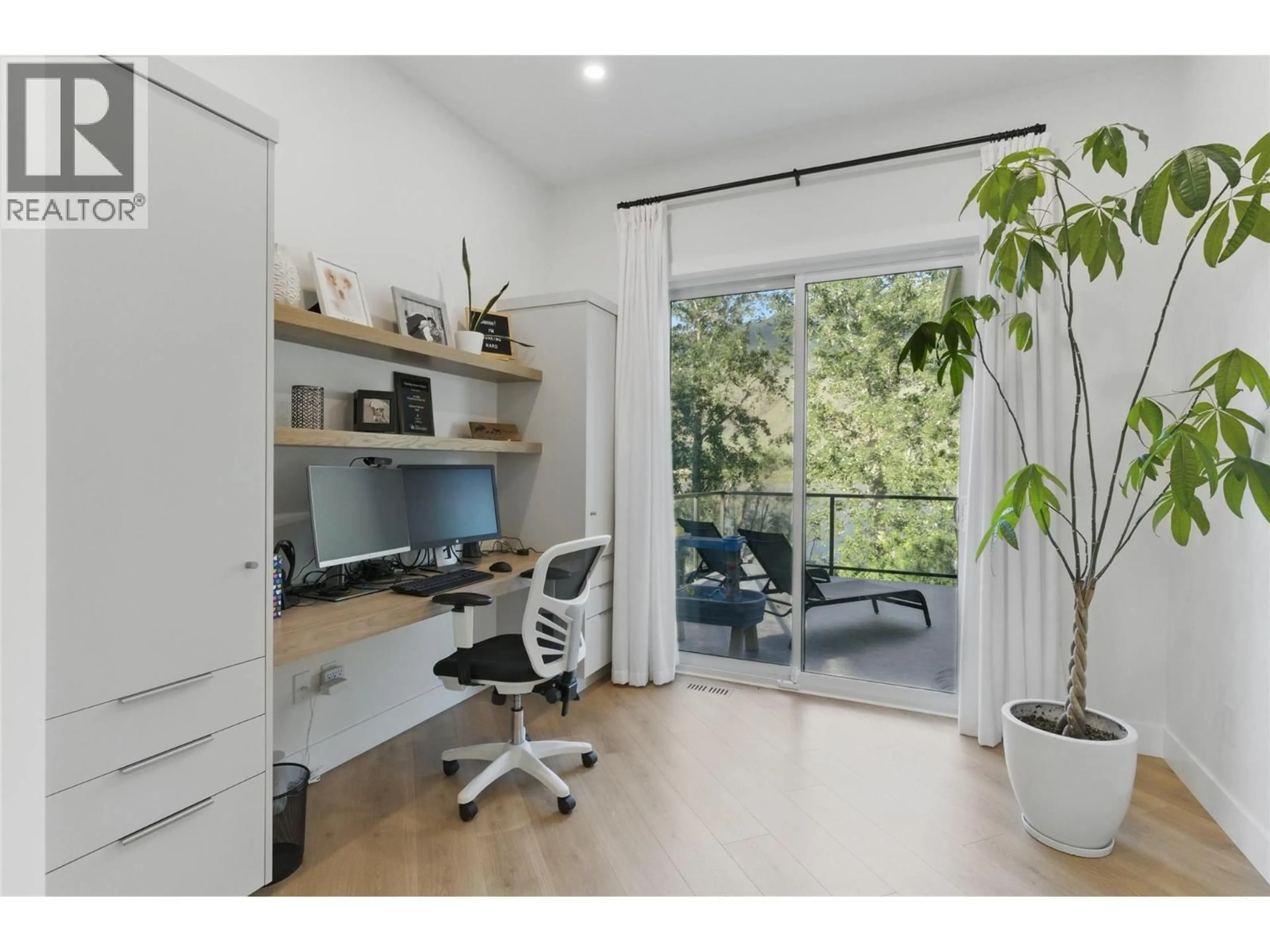 A pic of a room for 2744 BEACHMOUNT CRESCENT, Kamloops British Columbia V2B0E6