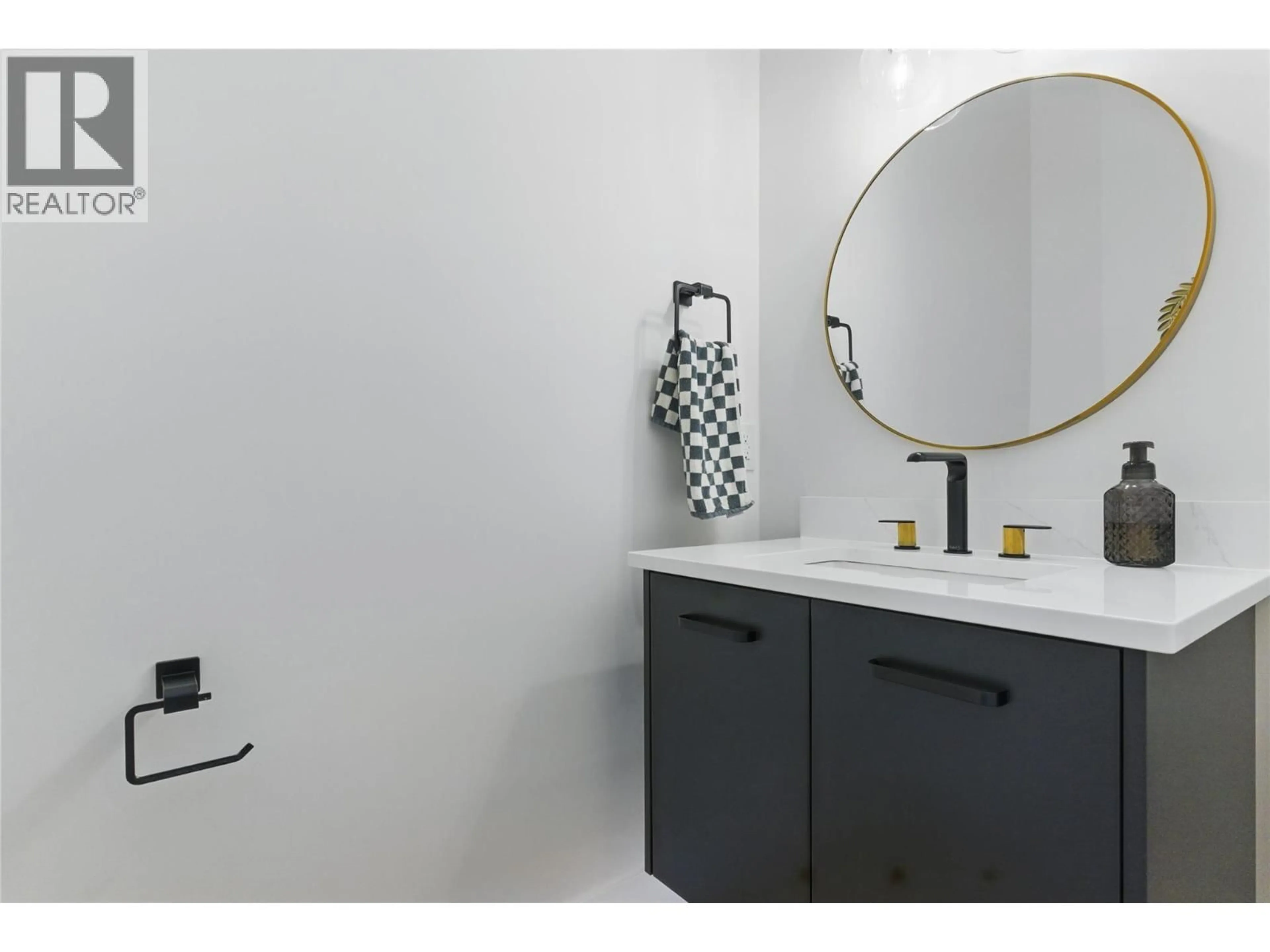 Standard bathroom, ceramic/tile floor for 2744 BEACHMOUNT CRESCENT, Kamloops British Columbia V2B0E6
