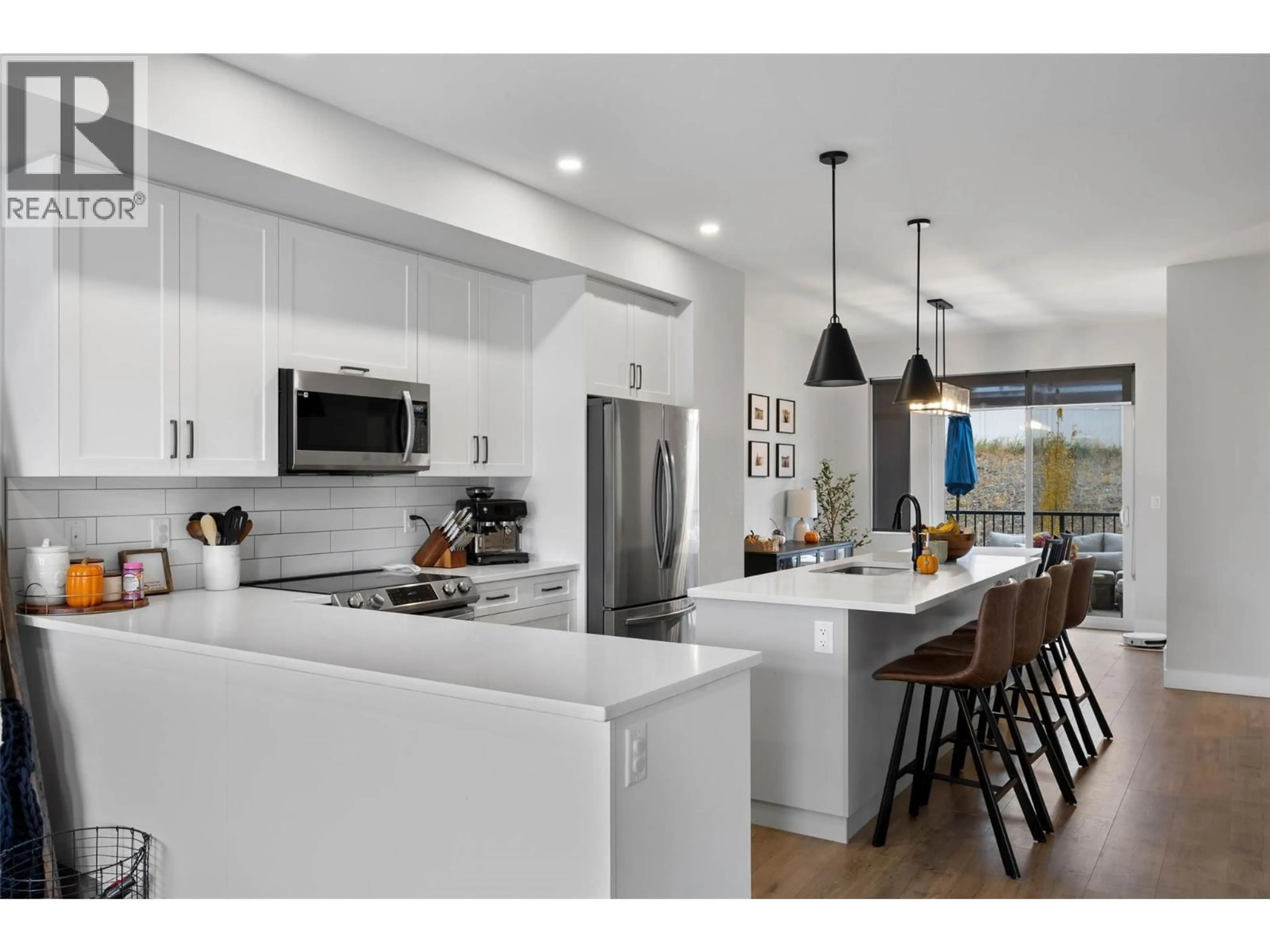Open concept kitchen, unknown for 112 - 1901 QU'APPELLE BOULEVARD, Kamloops British Columbia V2E0C9