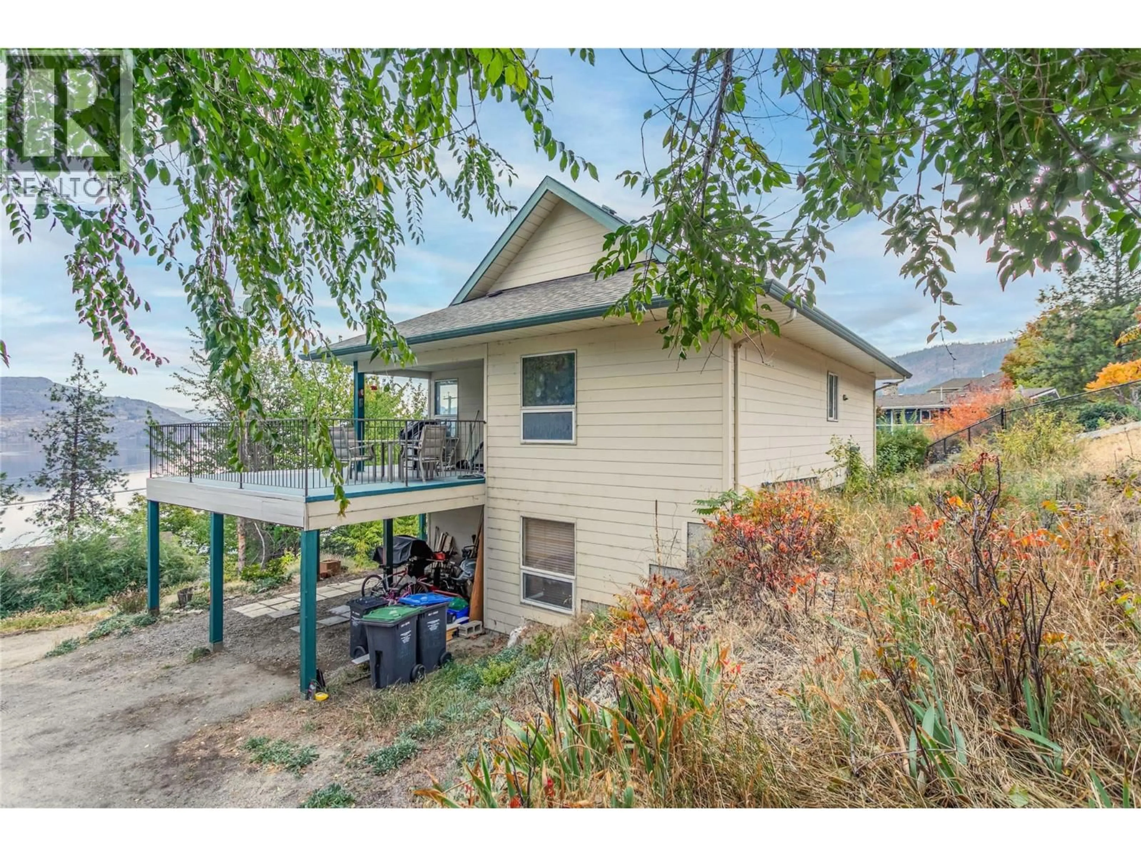 A pic from outside/outdoor area/front of a property/back of a property/a pic from drone, unknown for 6336 RENFREW ROAD, Peachland British Columbia V0H1X7