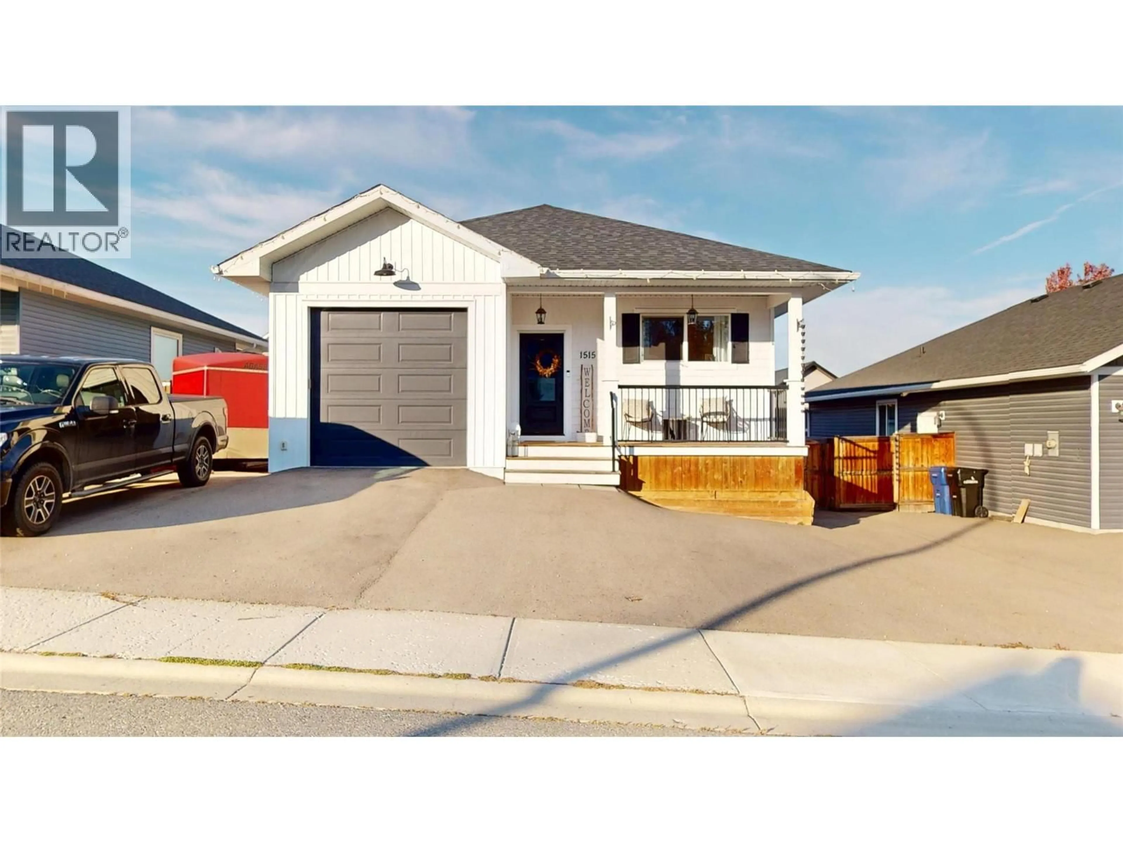 Home with vinyl exterior material, street for 1515 21A AVENUE SOUTH, Cranbrook British Columbia V1C0B9
