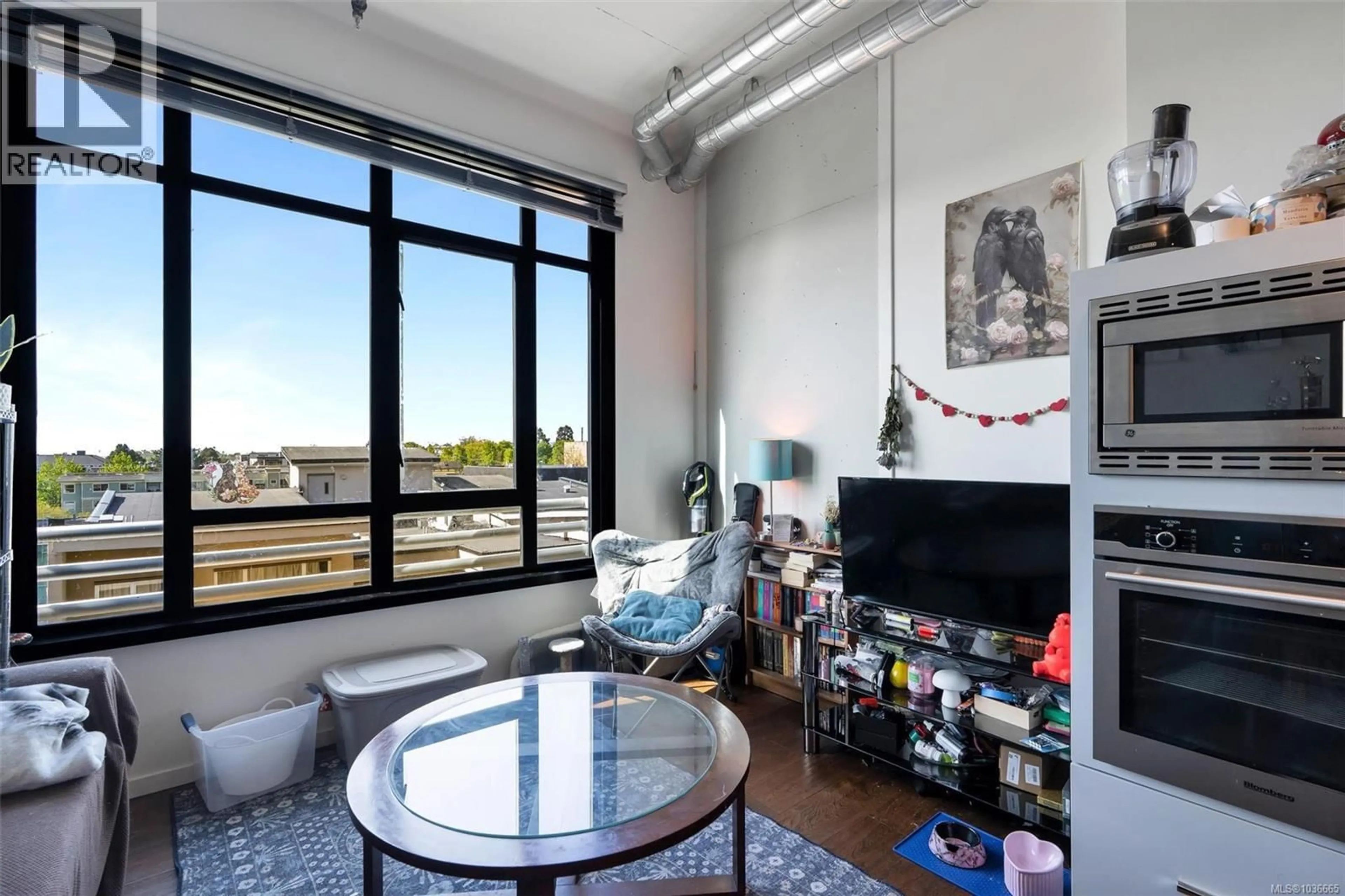 A pic of a room for 610 - 1029 VIEW STREET, Victoria British Columbia V8V0C9