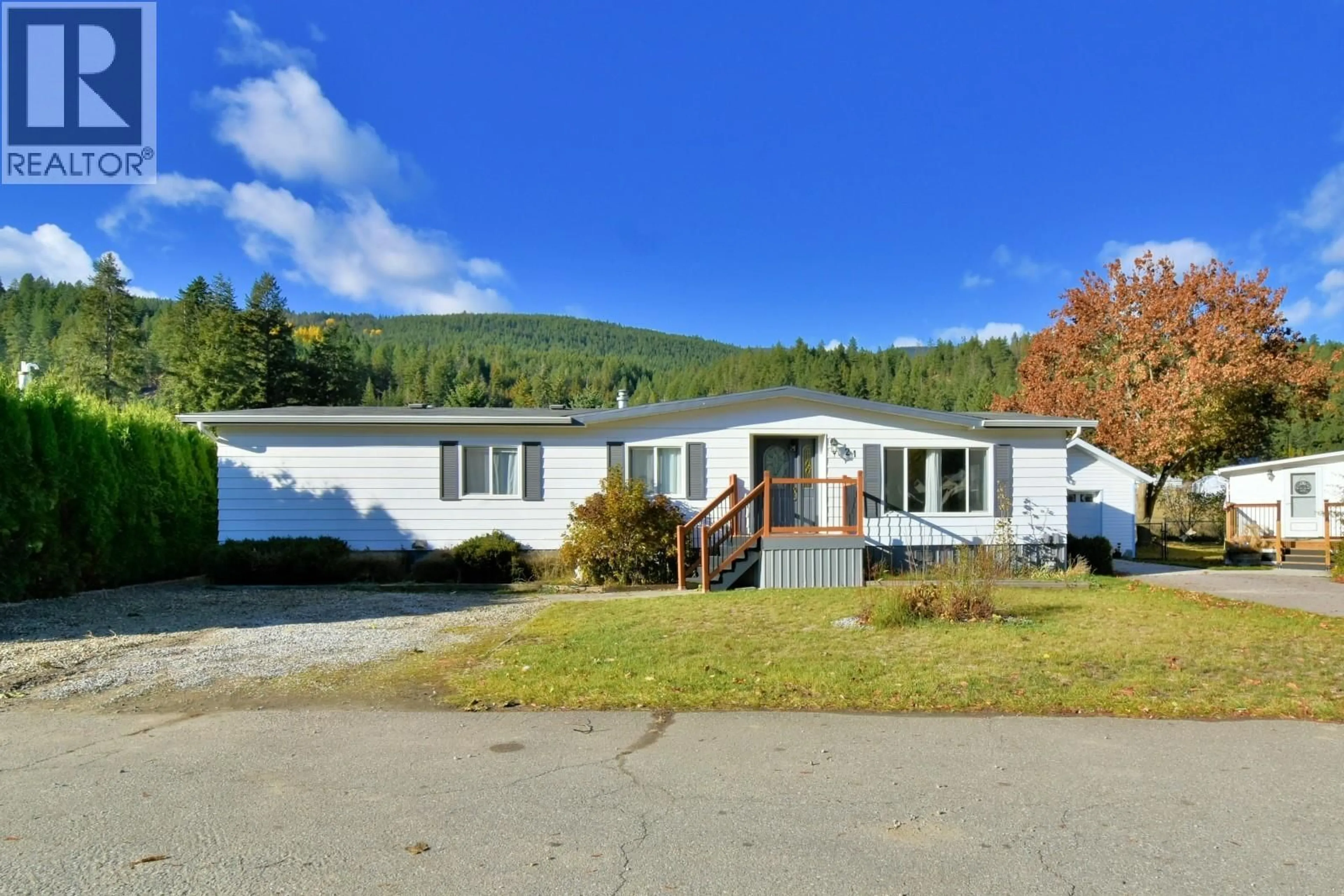 Home with vinyl exterior material, mountain view for 21 - 2930 BROWN ROAD, Salmon Arm British Columbia V1E3K3
