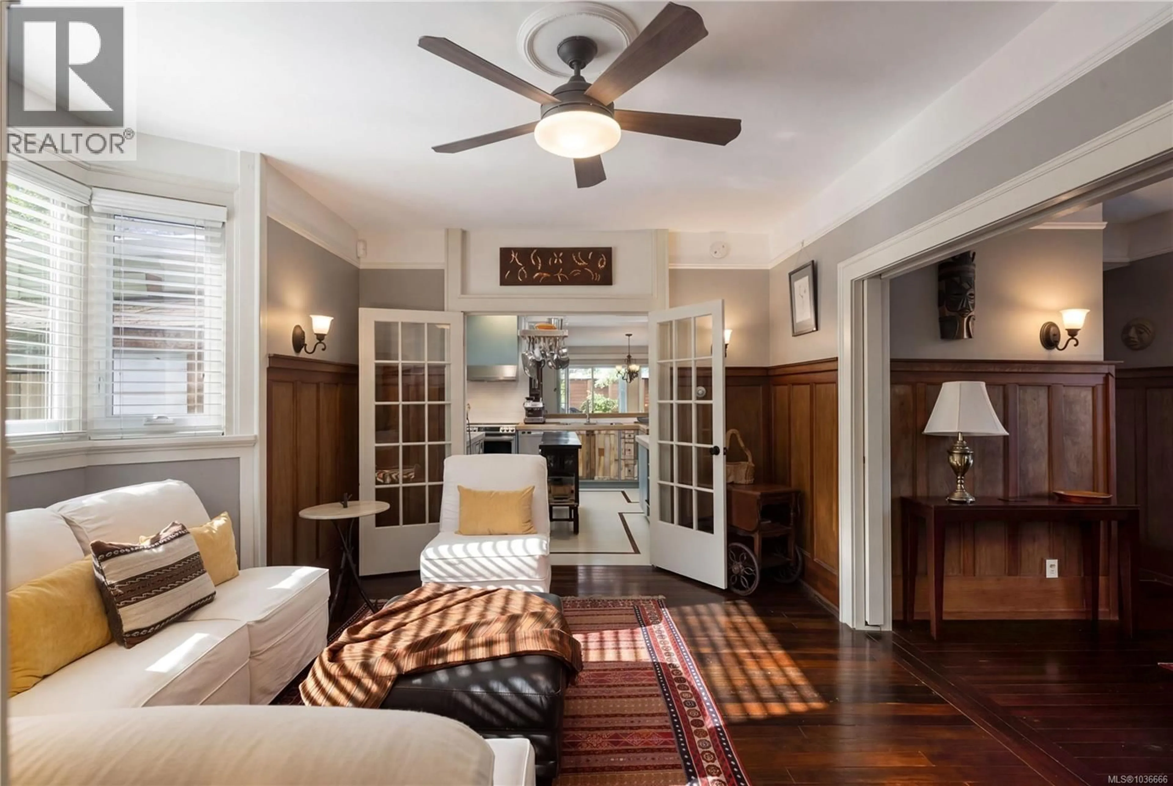 Living room with furniture, unknown for 701 CONNAUGHT ROAD, Victoria British Columbia V9A2Z1