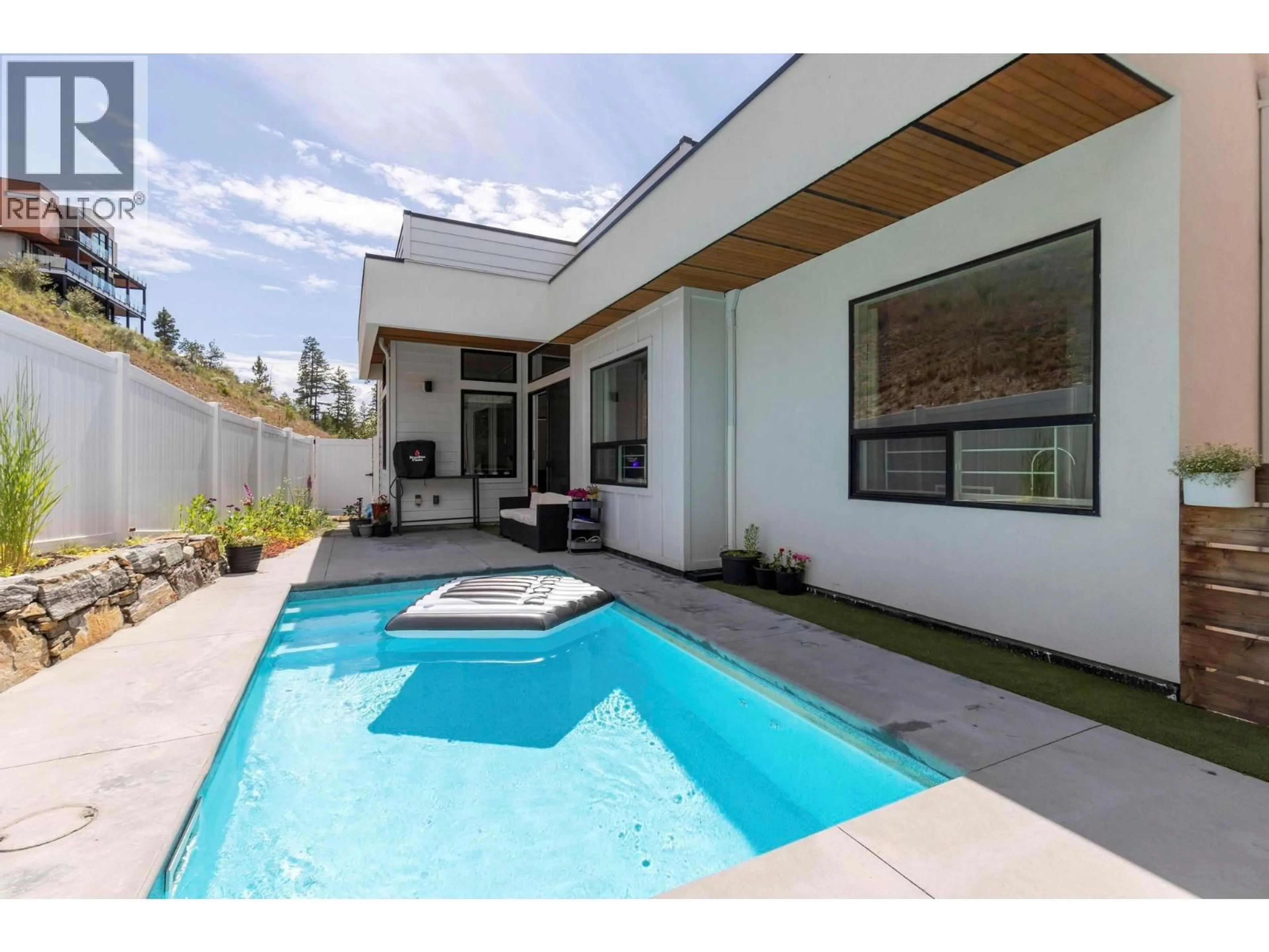 Pool for 3567 MCKINLEY BEACH DRIVE, Kelowna British Columbia V1V3G2