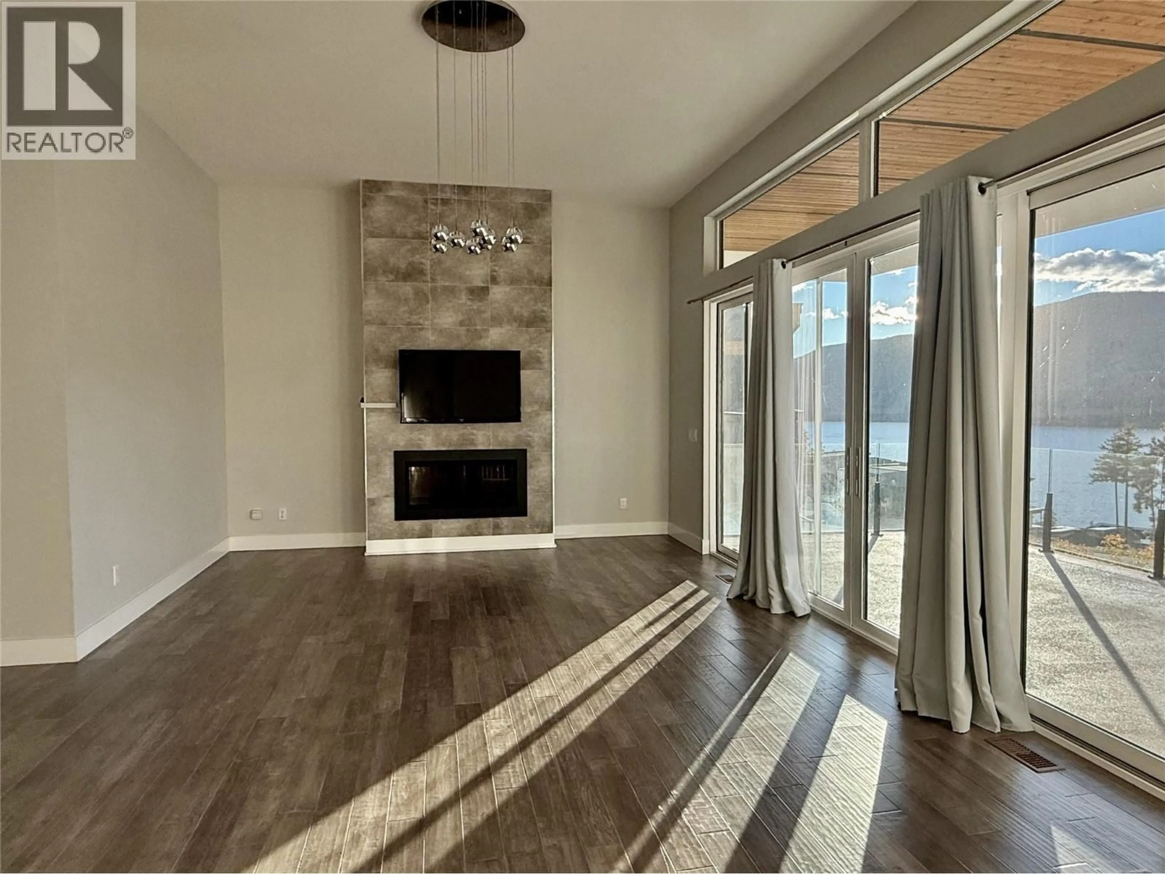 Living room with furniture, unknown for 3567 MCKINLEY BEACH DRIVE, Kelowna British Columbia V1V3G2