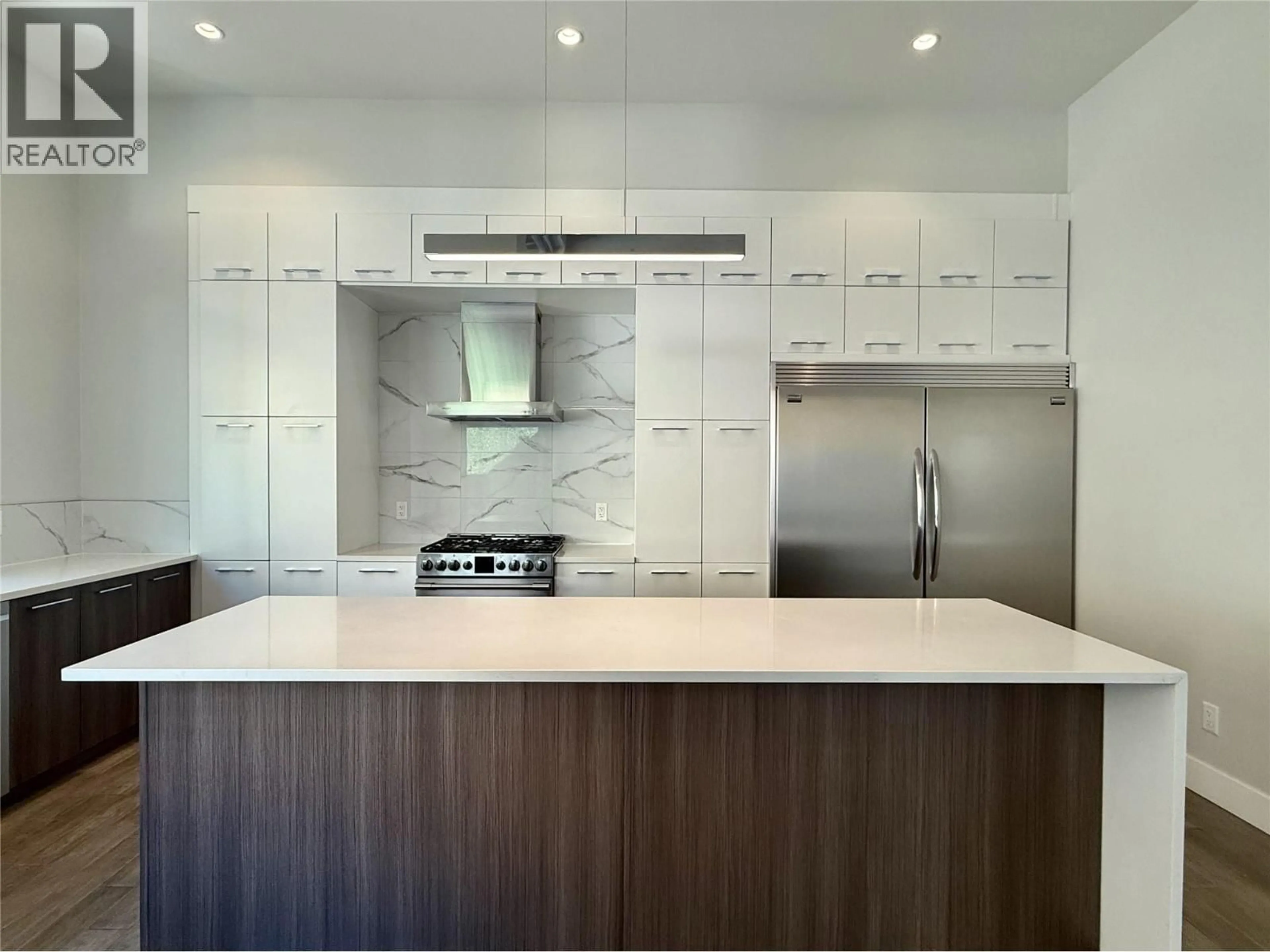 Contemporary kitchen, unknown for 3567 MCKINLEY BEACH DRIVE, Kelowna British Columbia V1V3G2