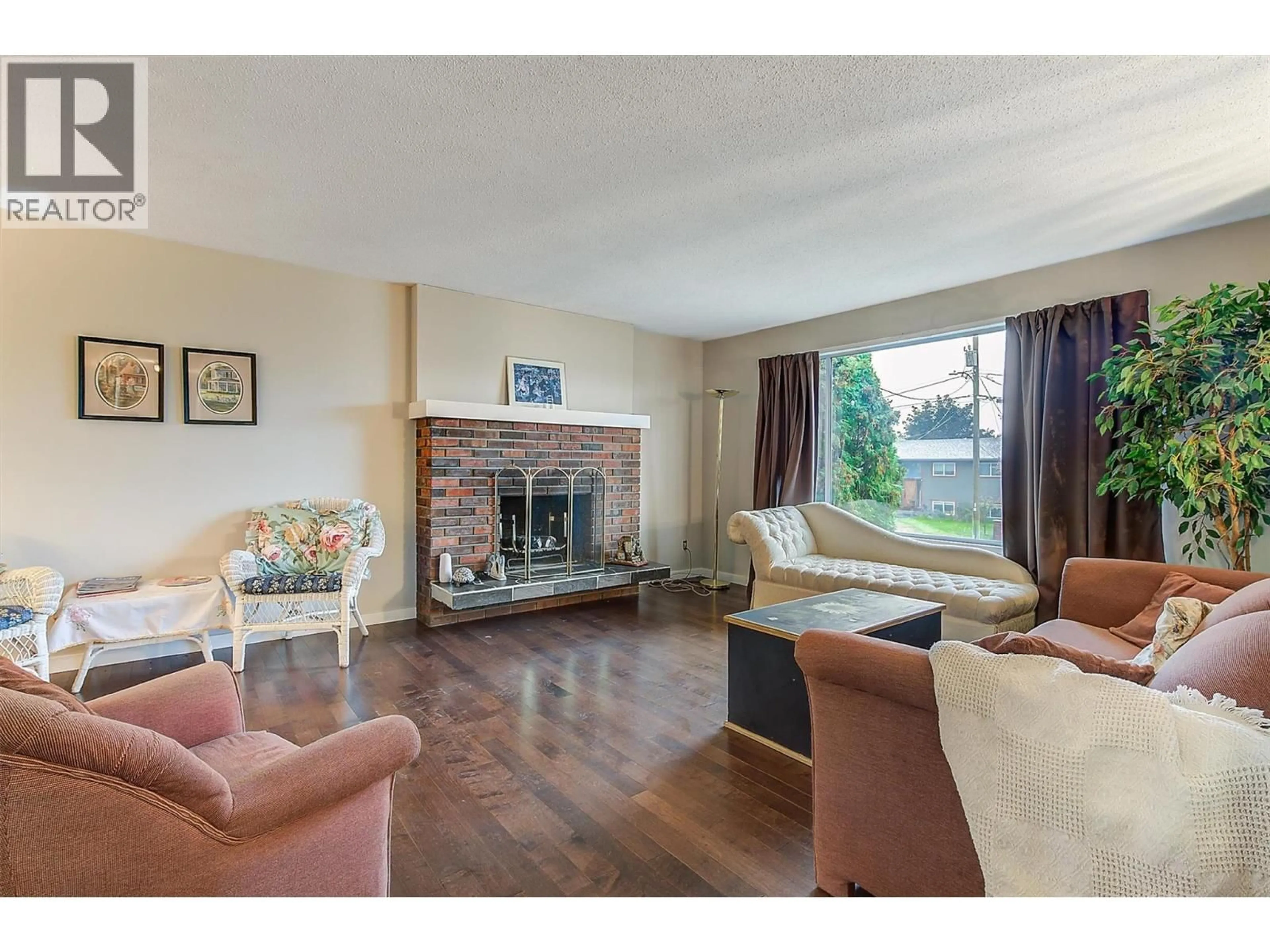 Living room with furniture, unknown for 4485 WASILOW ROAD, Kelowna British Columbia V1W1R7