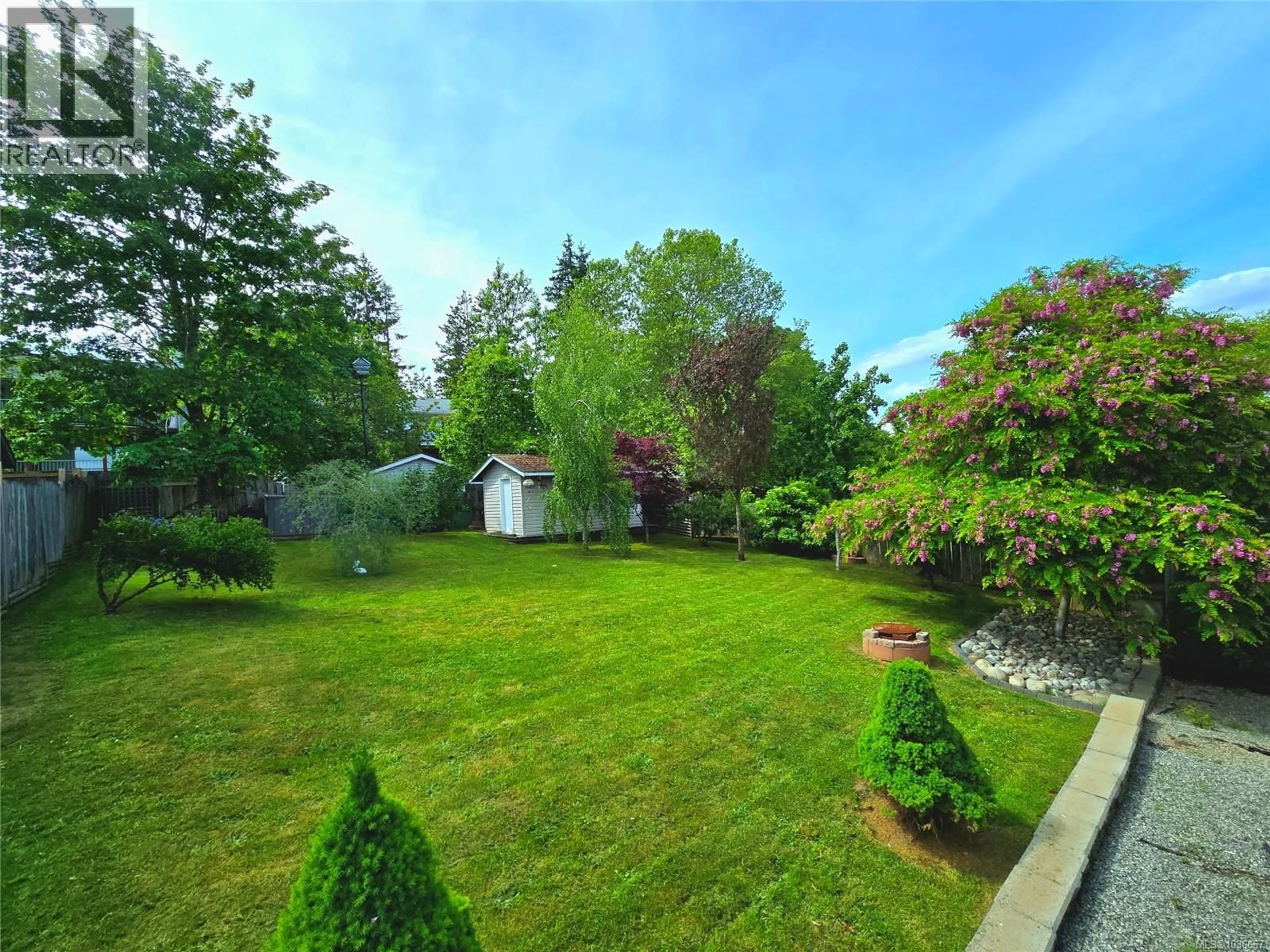 A pic from outside/outdoor area/front of a property/back of a property/a pic from drone, unknown for 849 INEZ PLACE, Nanaimo British Columbia V9R7A3