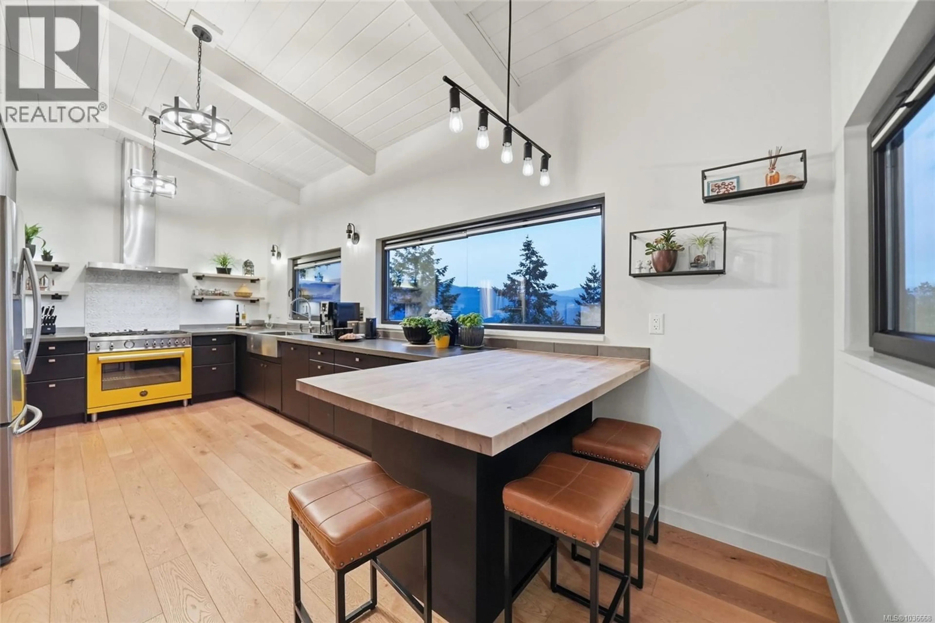 Open concept kitchen, unknown for 2399 CHAIN WAY, Nanoose Bay British Columbia V9P9G2