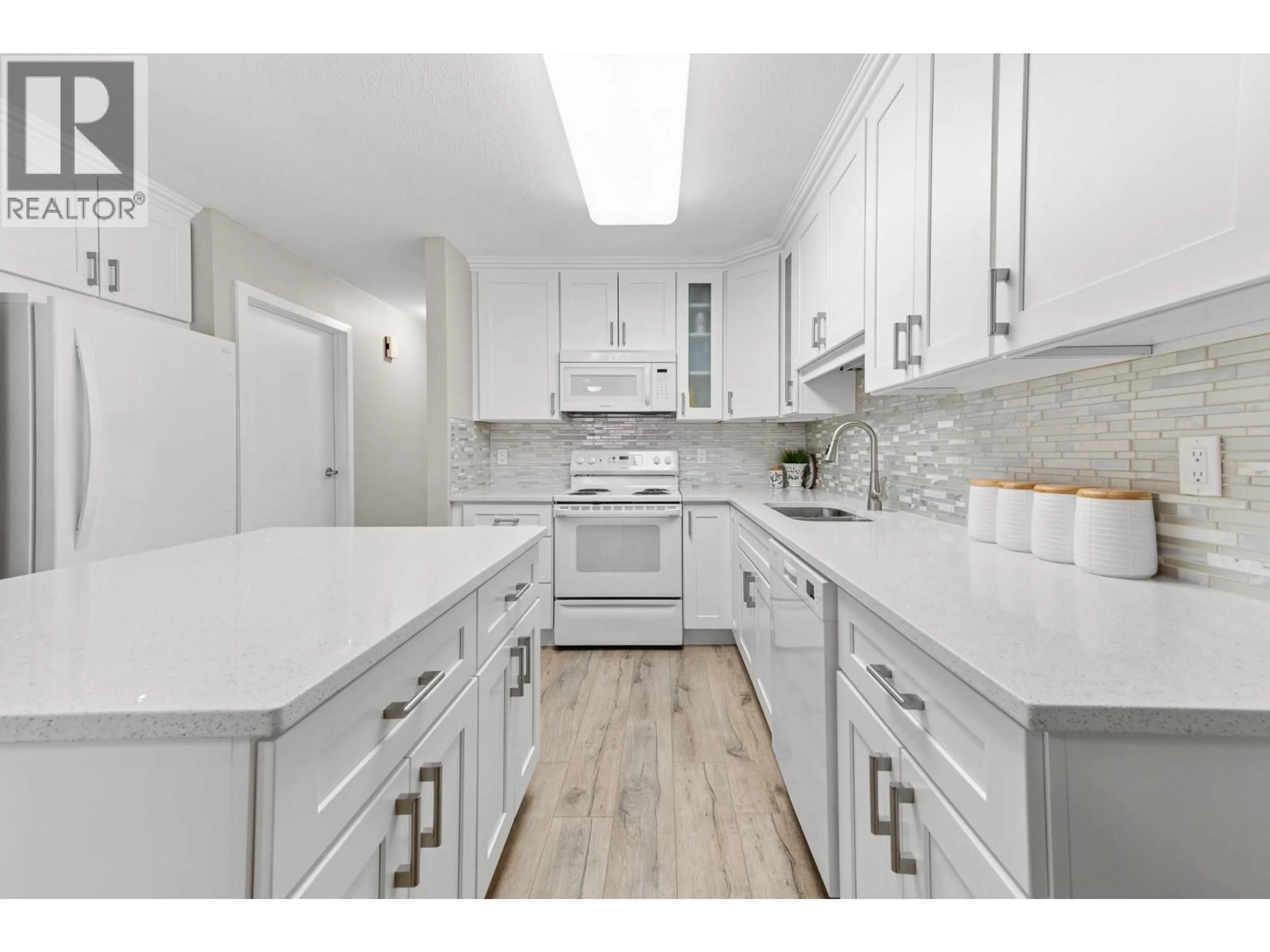Open concept kitchen, ceramic/tile floor for 115 - 2235 BASKIN STREET, Penticton British Columbia V2A8A8