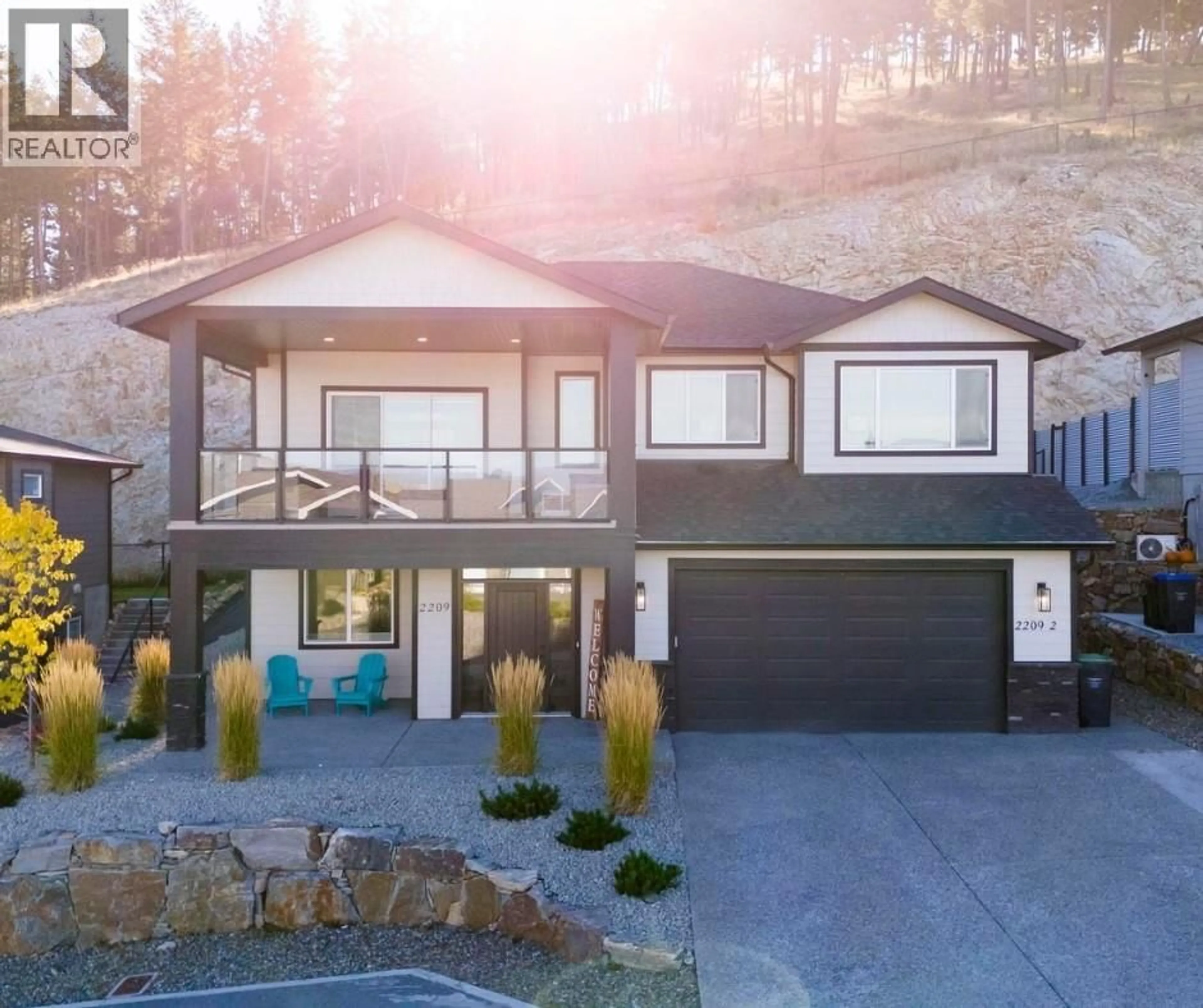 Home with vinyl exterior material, mountain view for 2209 LAVETTA DRIVE, Kelowna British Columbia V1P1V1