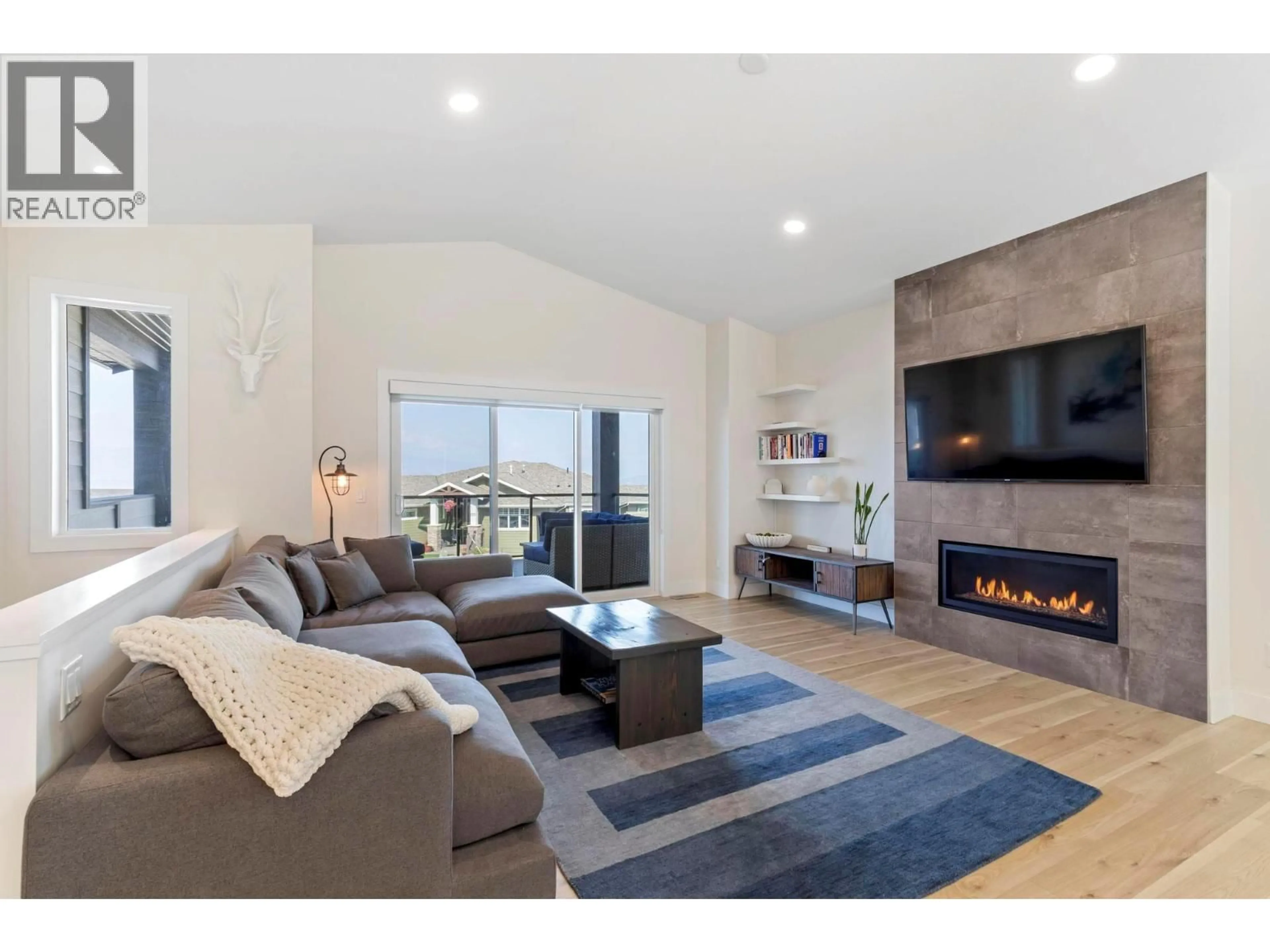 Living room with furniture, unknown for 2209 LAVETTA DRIVE, Kelowna British Columbia V1P1V1