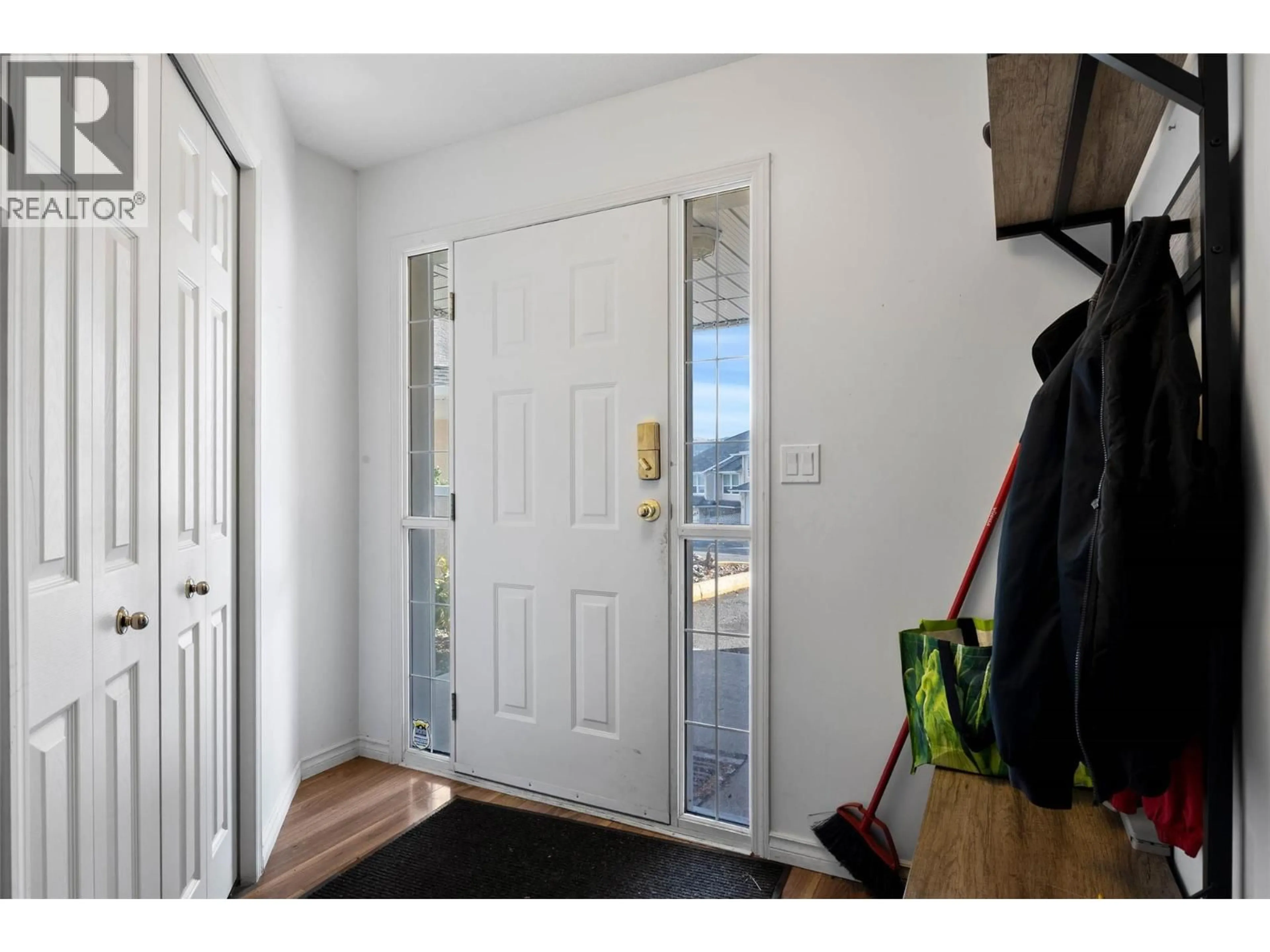 Indoor entryway for 61 - 1775 MCKINLEY COURT, Kamloops British Columbia V2E2P2