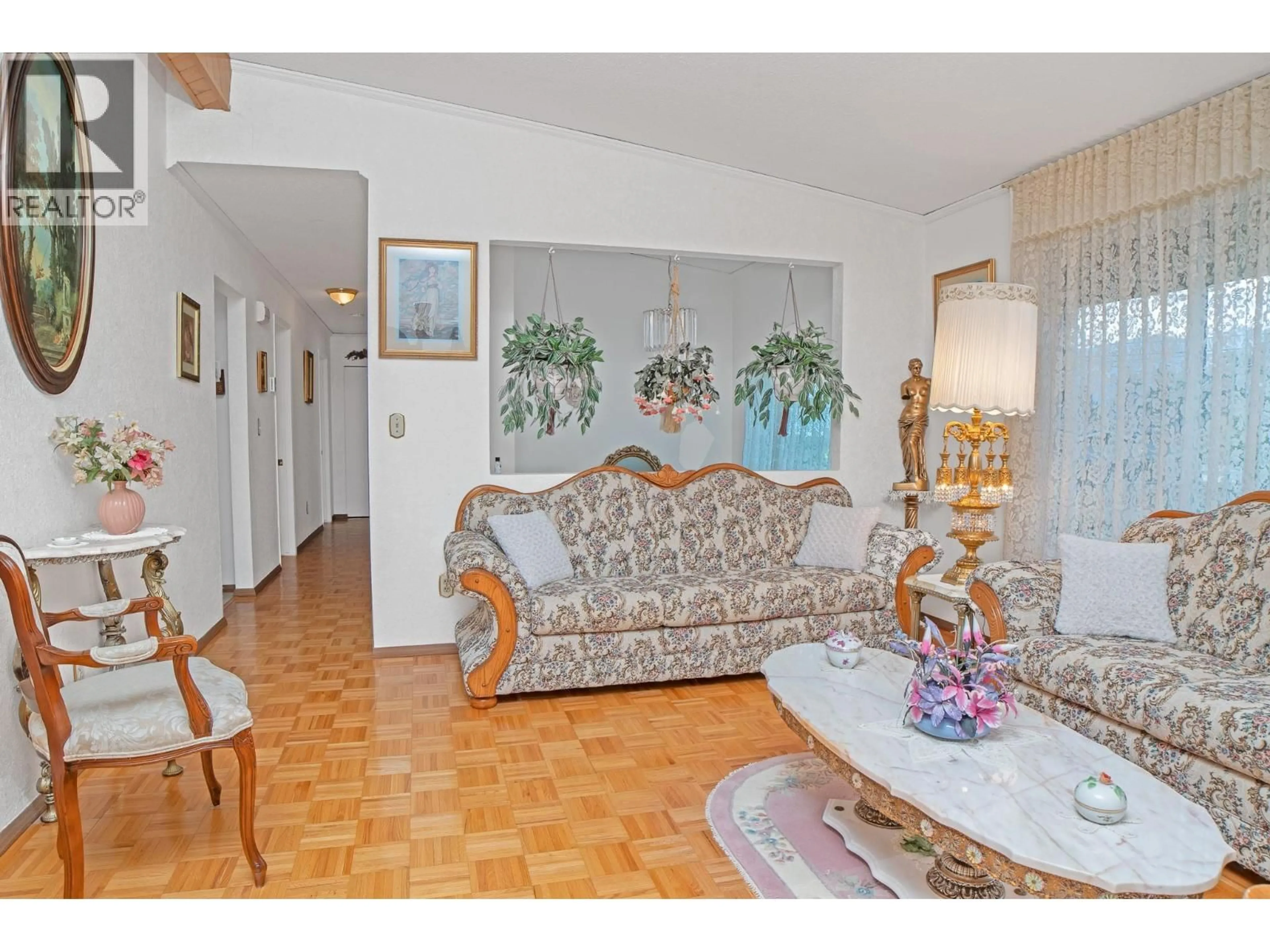 Living room with furniture, unknown for 1102 BIRCH STREET, Creston British Columbia V0B1G3