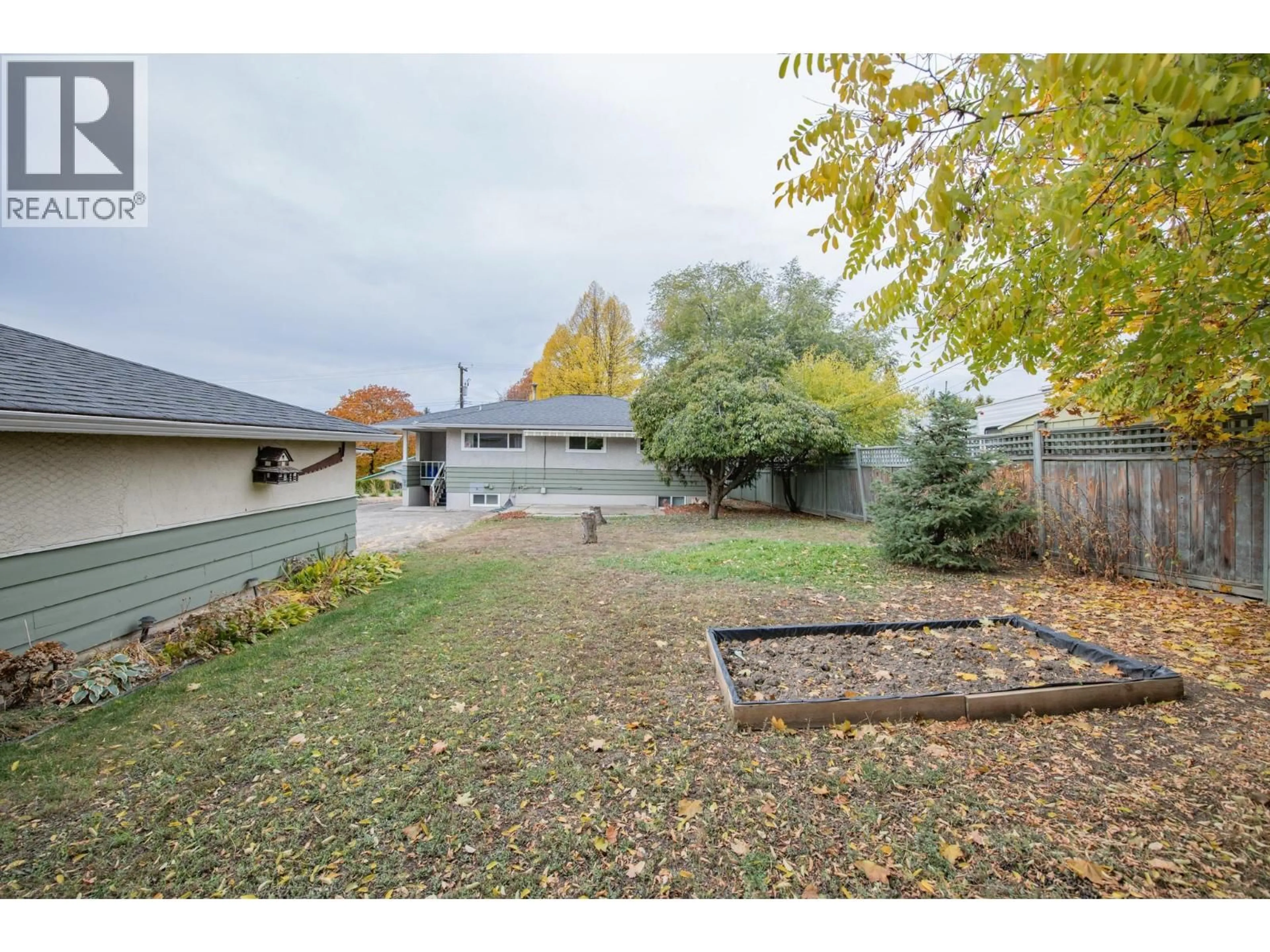 Patio, street for 3005 15 STREET, Vernon British Columbia V1T3W1