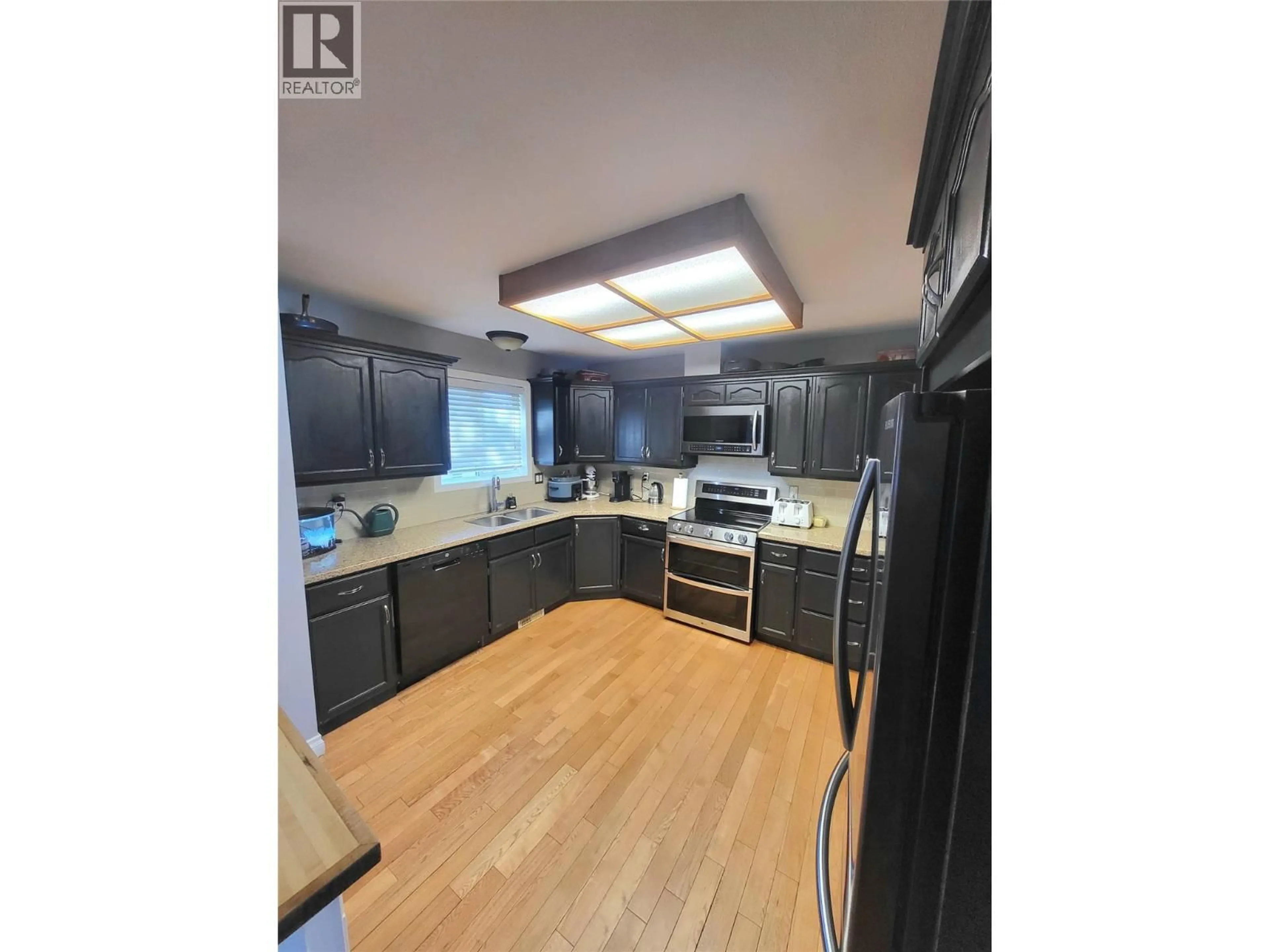 Open concept kitchen, unknown for 132 STEVENS COURT, Penticton British Columbia V2A8A2