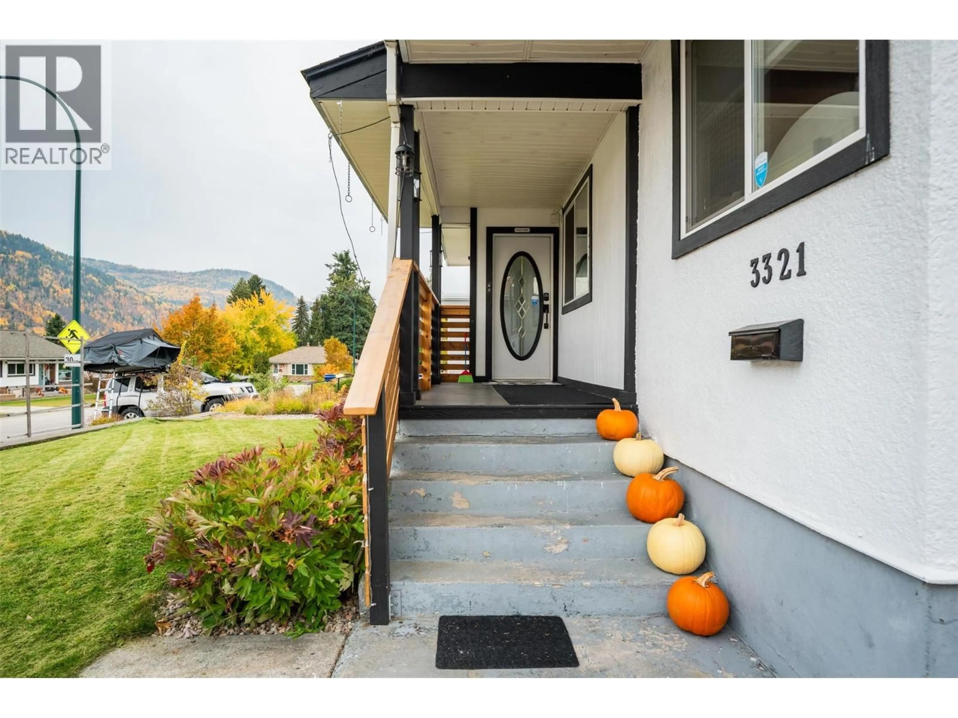 Unknown for 3321 DAHLIA CRESCENT, Trail British Columbia V1R2Y1