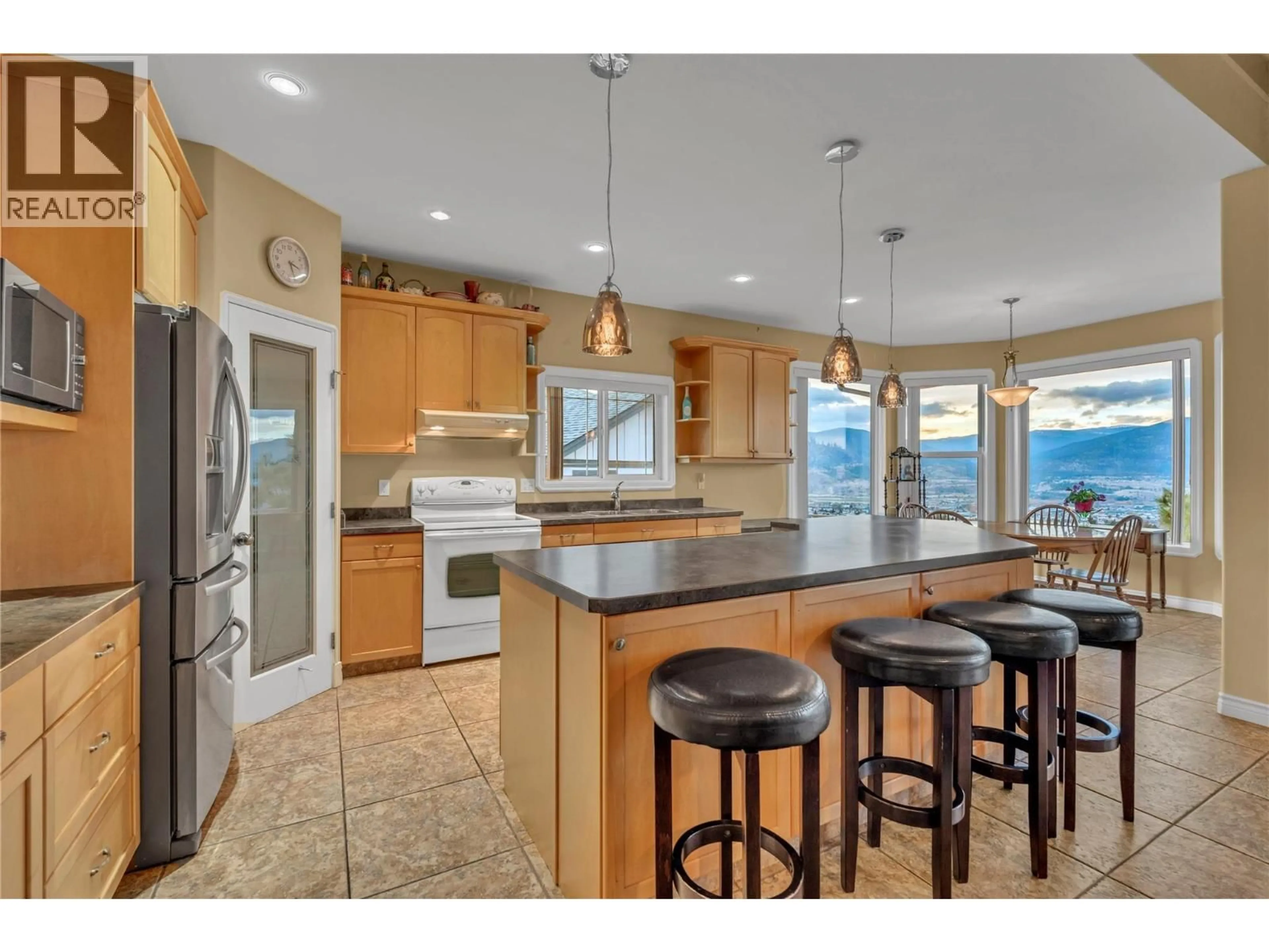 Open concept kitchen, unknown for 1563 HOLDEN ROAD, Penticton British Columbia V2A8M9