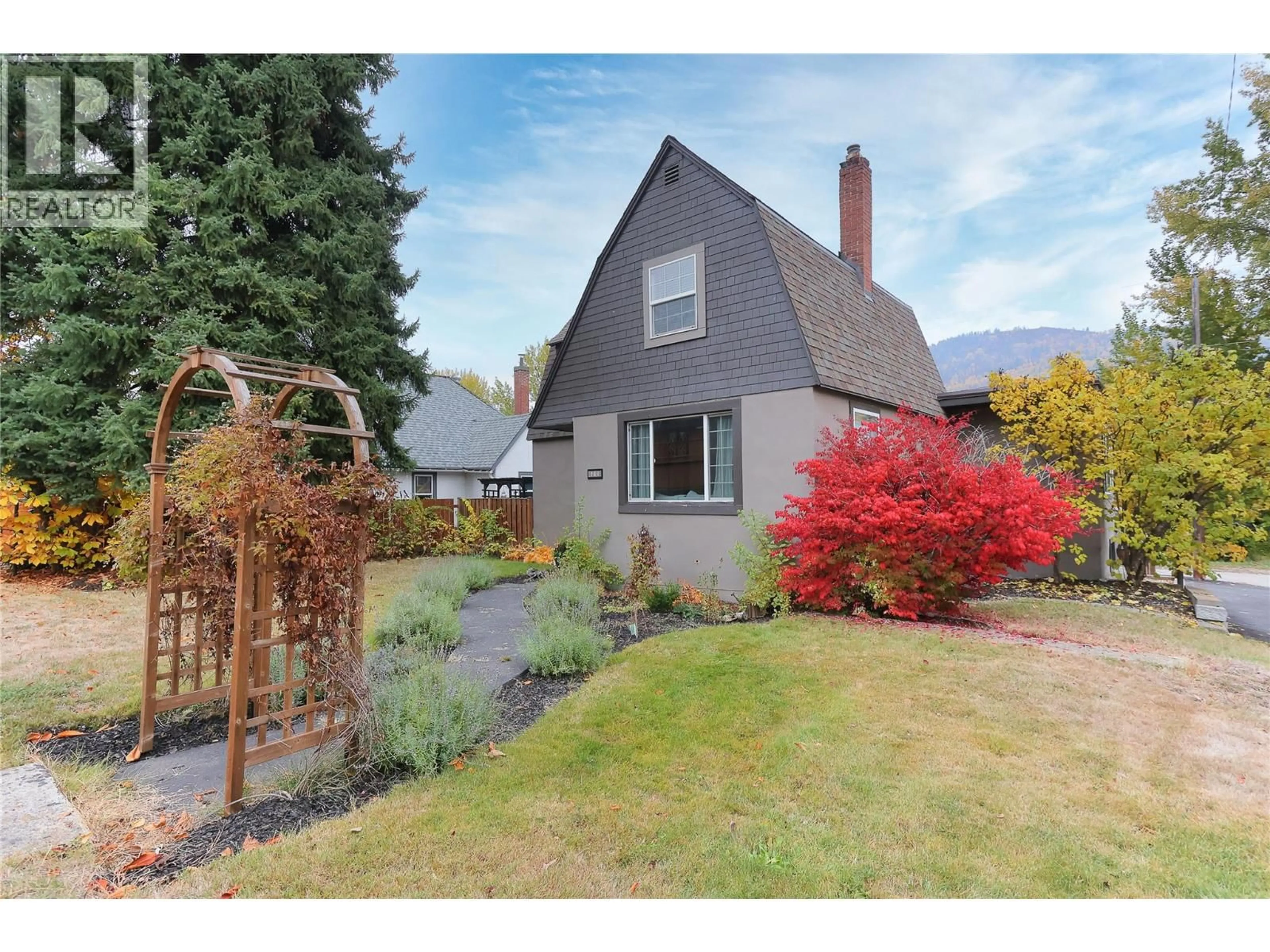 Unknown for 698 KIPLING STREET, Warfield British Columbia V1R2A2