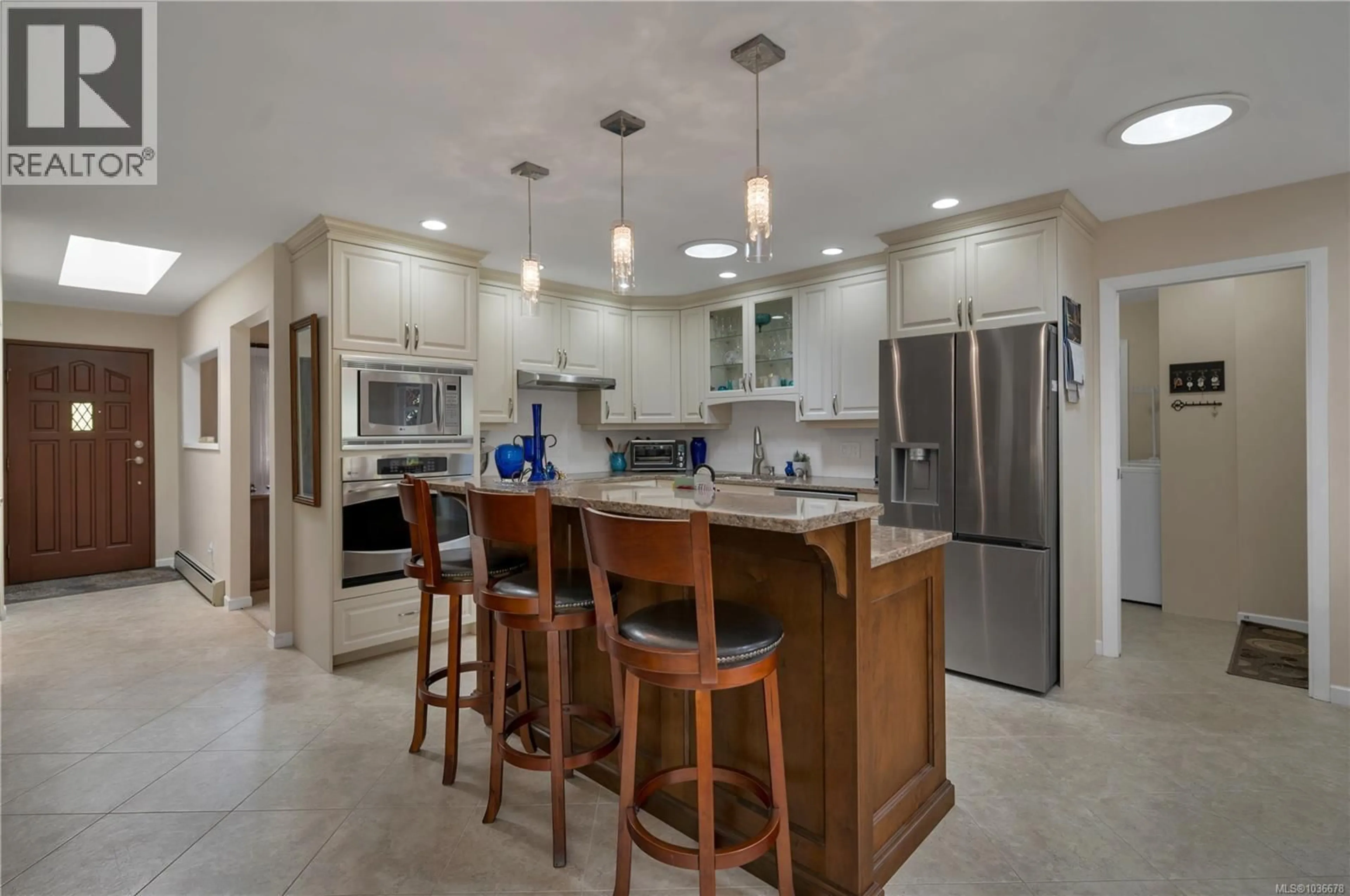 Open concept kitchen, ceramic/tile floor for 2240 MILFORD ROAD, Campbell River British Columbia V9W5E7