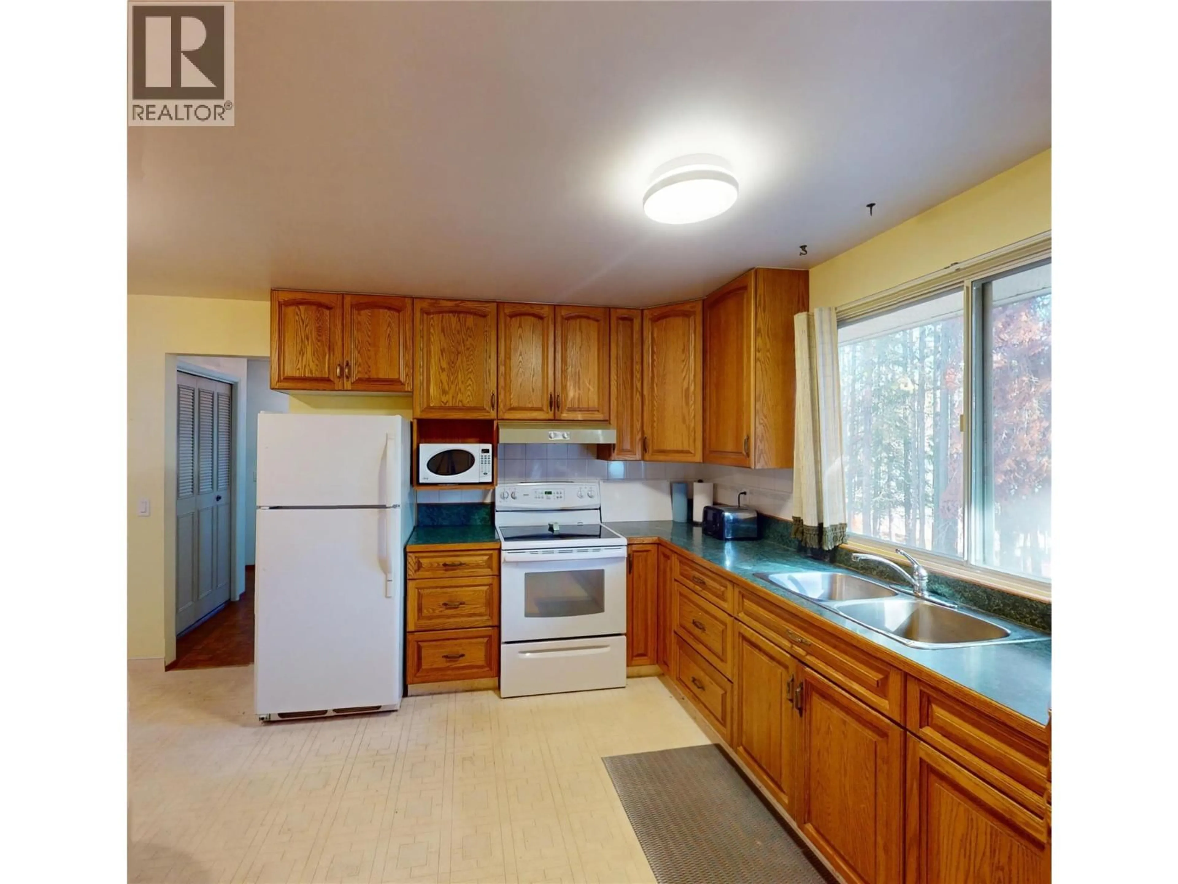 Standard kitchen, unknown for 764 FORDING DRIVE, Elkford British Columbia V0B1H0