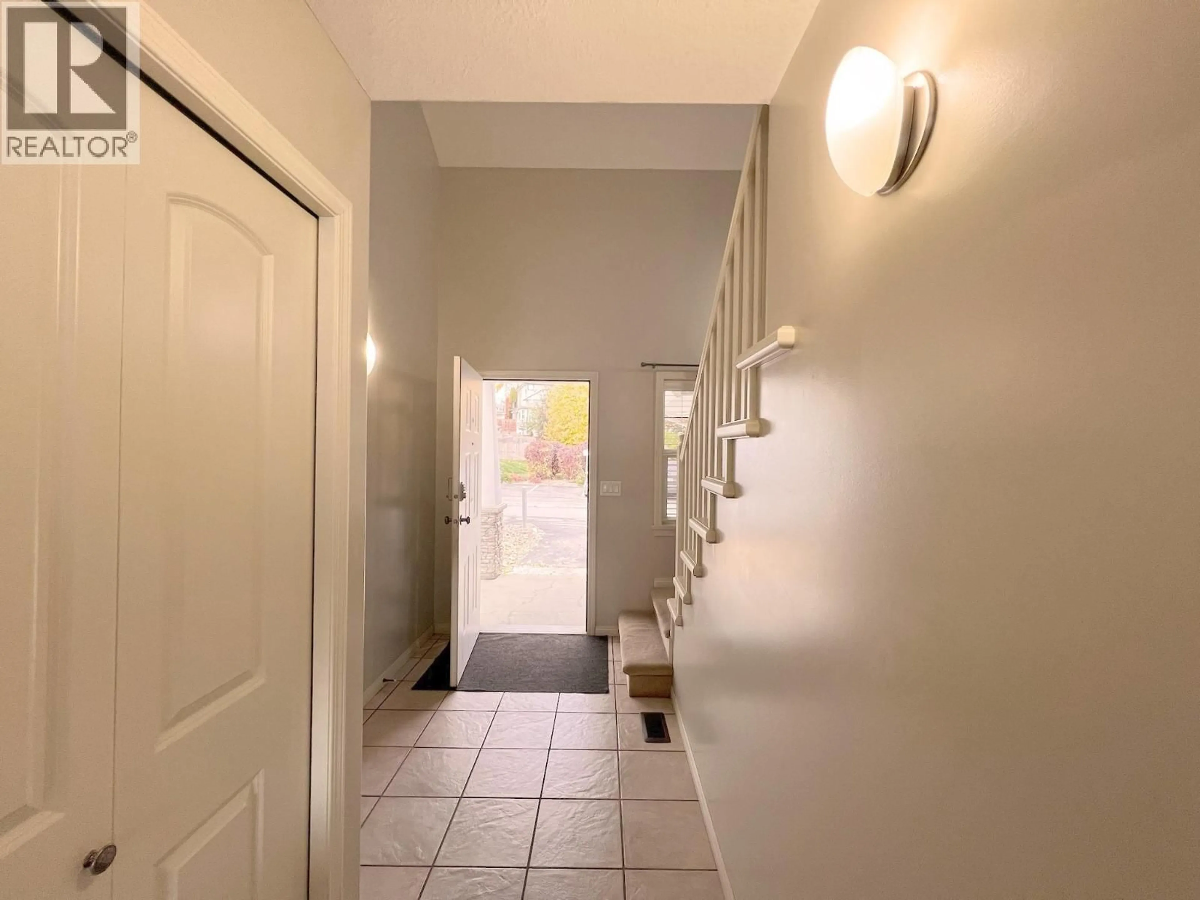 Unknown for 2 - 1945 GRASSLANDS BOULEVARD, Kamloops British Columbia V2B8T3