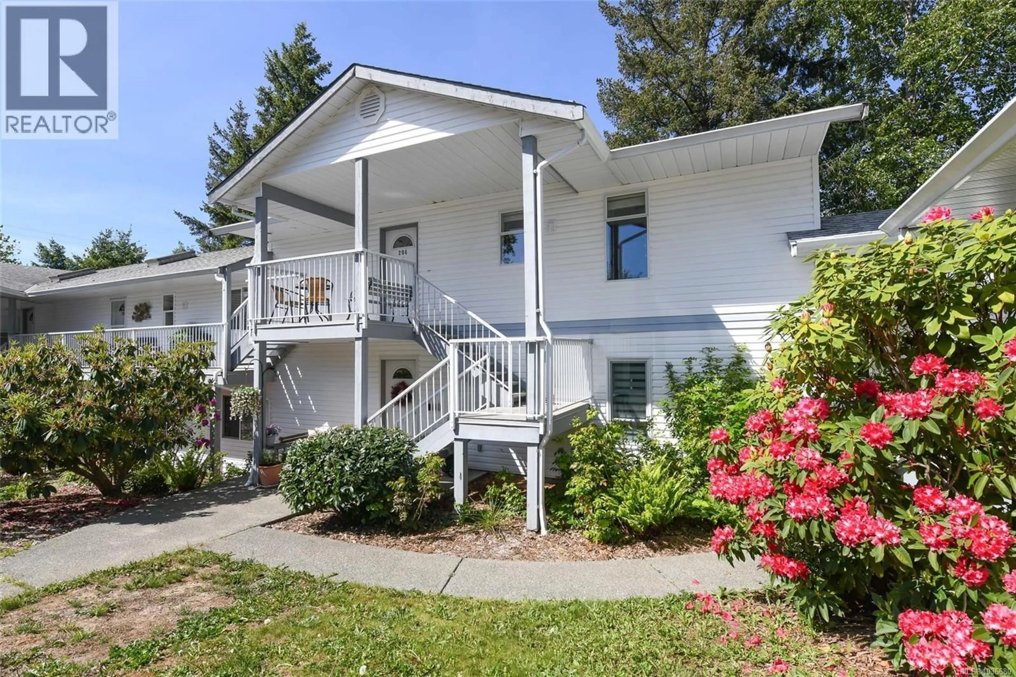 Home with vinyl exterior material, street for 204 - 220 BACK ROAD, Courtenay British Columbia V9N3W6