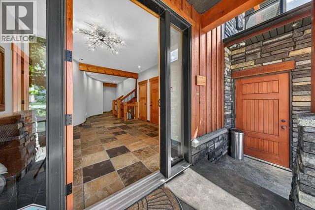 2557 LEDGEROCK RIDGE, Invermere 3