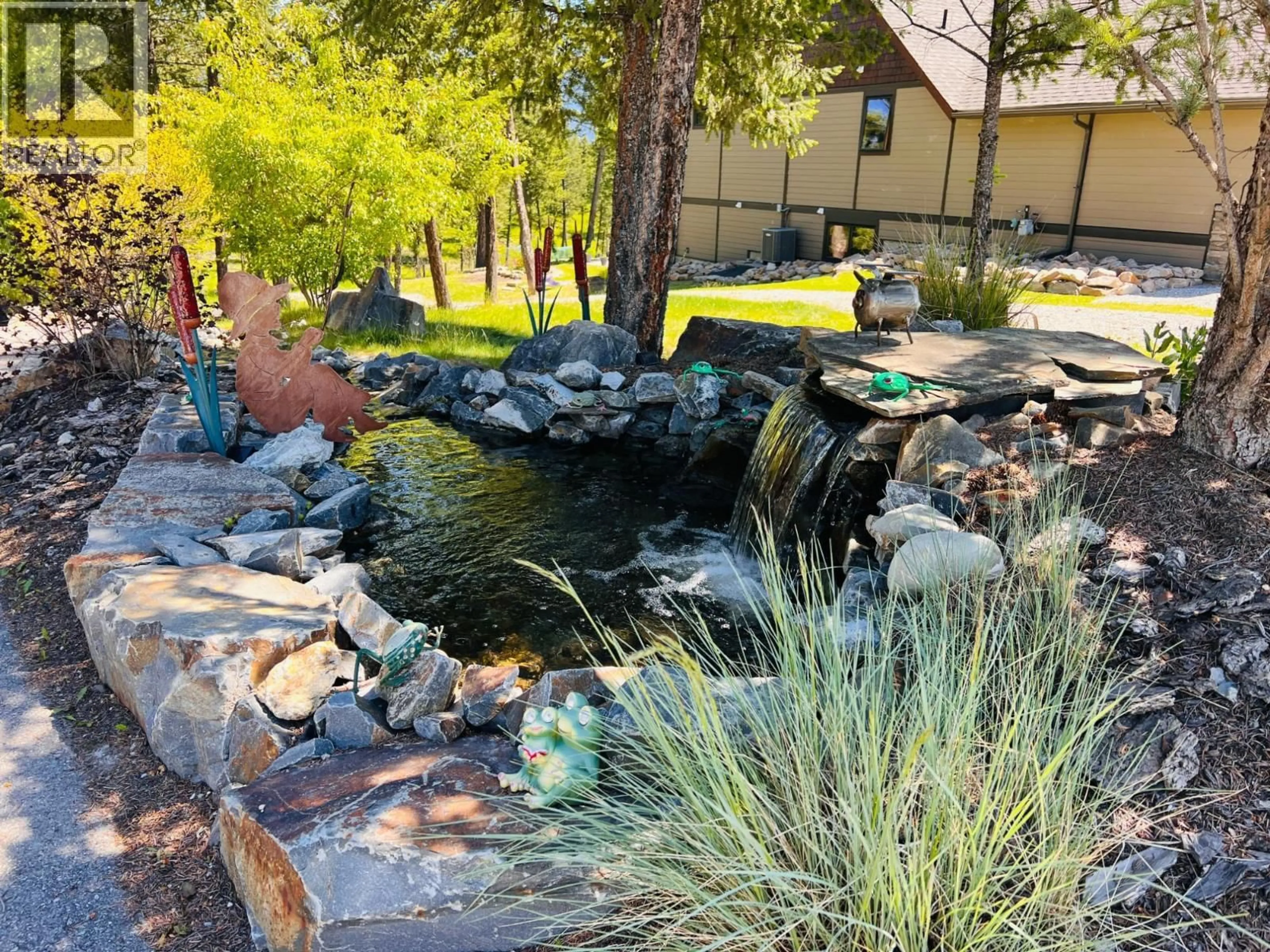 Patio, water/lake/river/ocean view for 2557 LEDGEROCK RIDGE, Invermere British Columbia V0A1K6