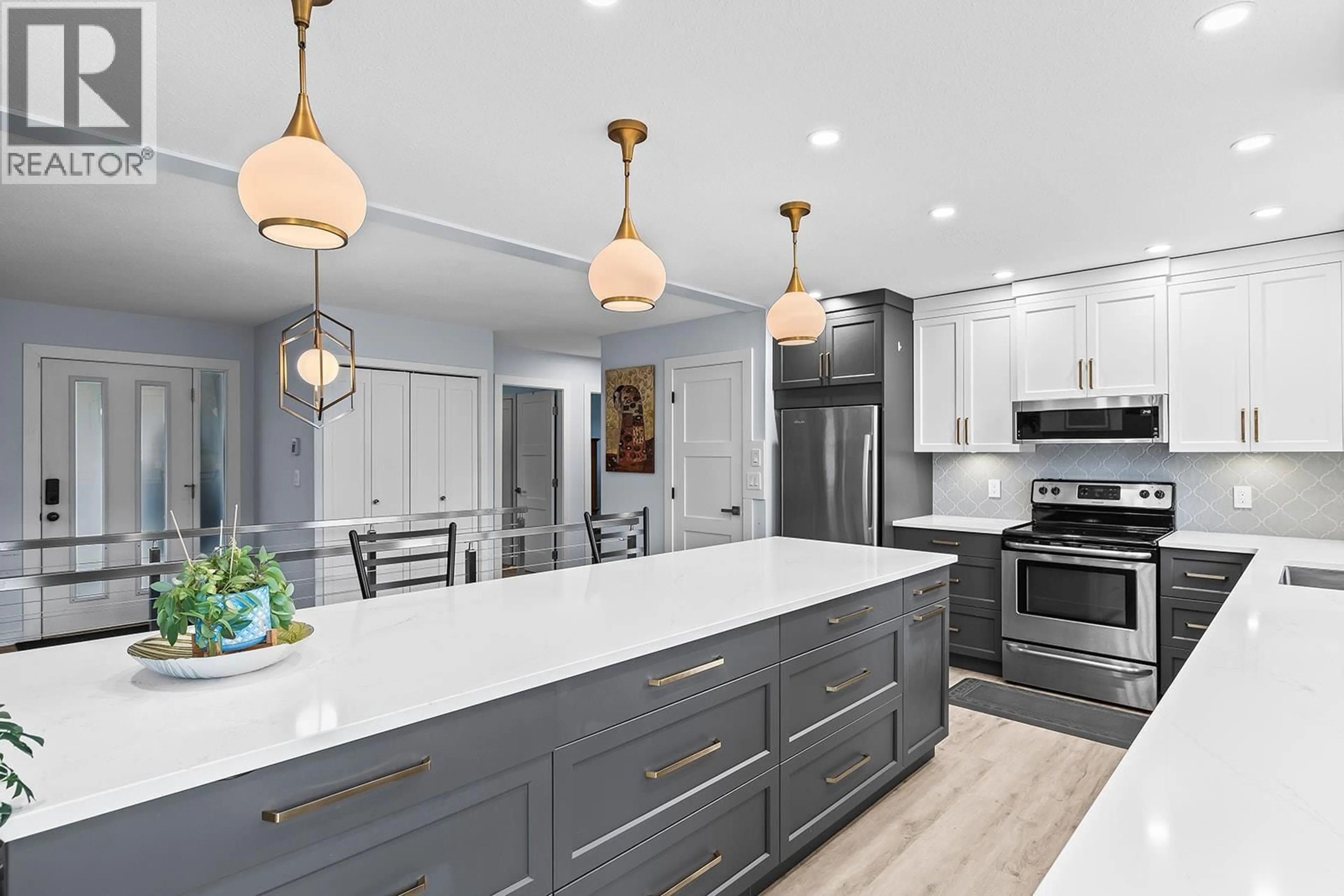 Open concept kitchen, unknown for 2420 BOUCHERIE ROAD, West Kelowna British Columbia V1Z2E6