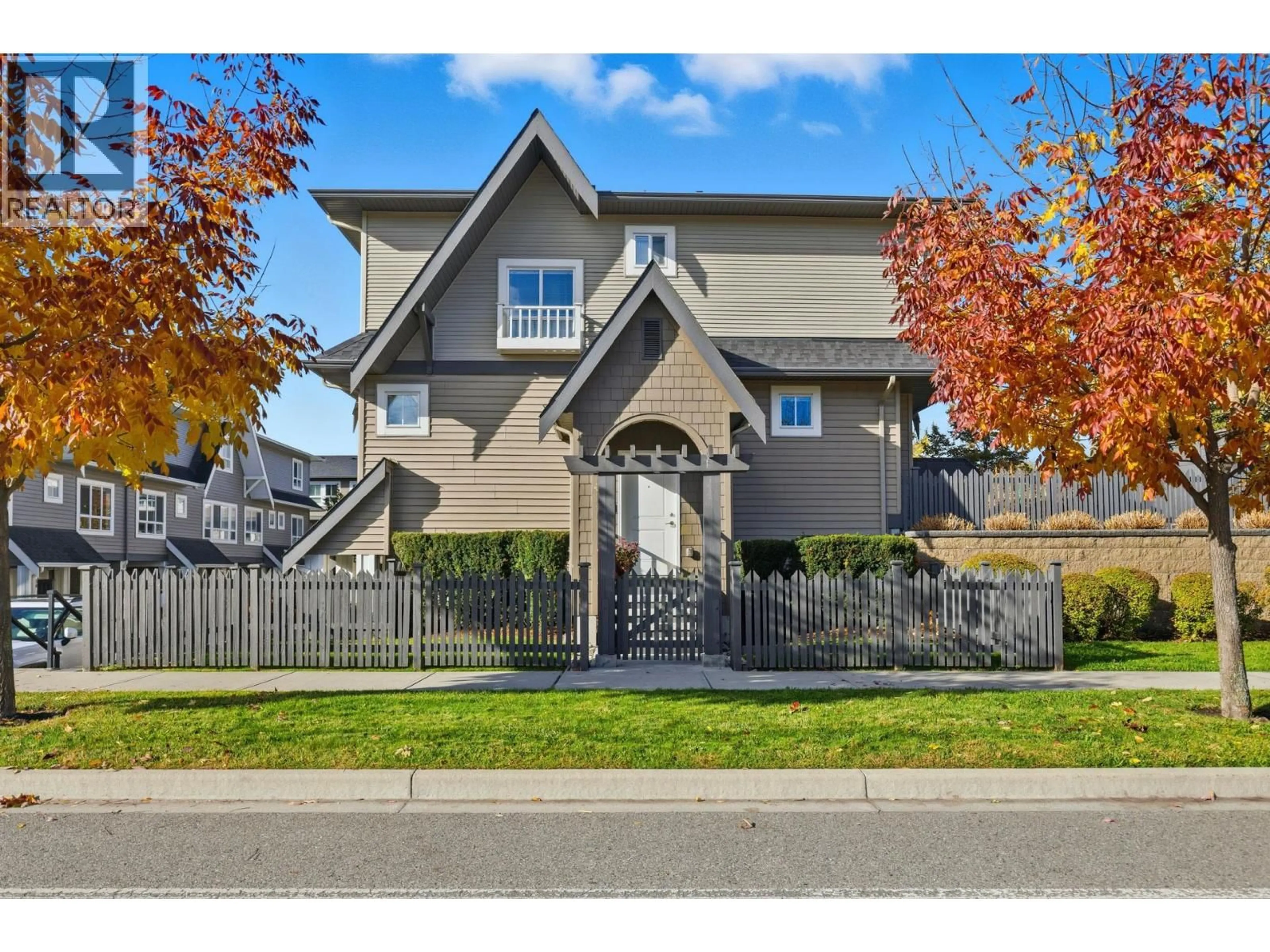 Home with vinyl exterior material, street for 53 - 680 OLD MEADOWS ROAD, Kelowna British Columbia V1W5L4