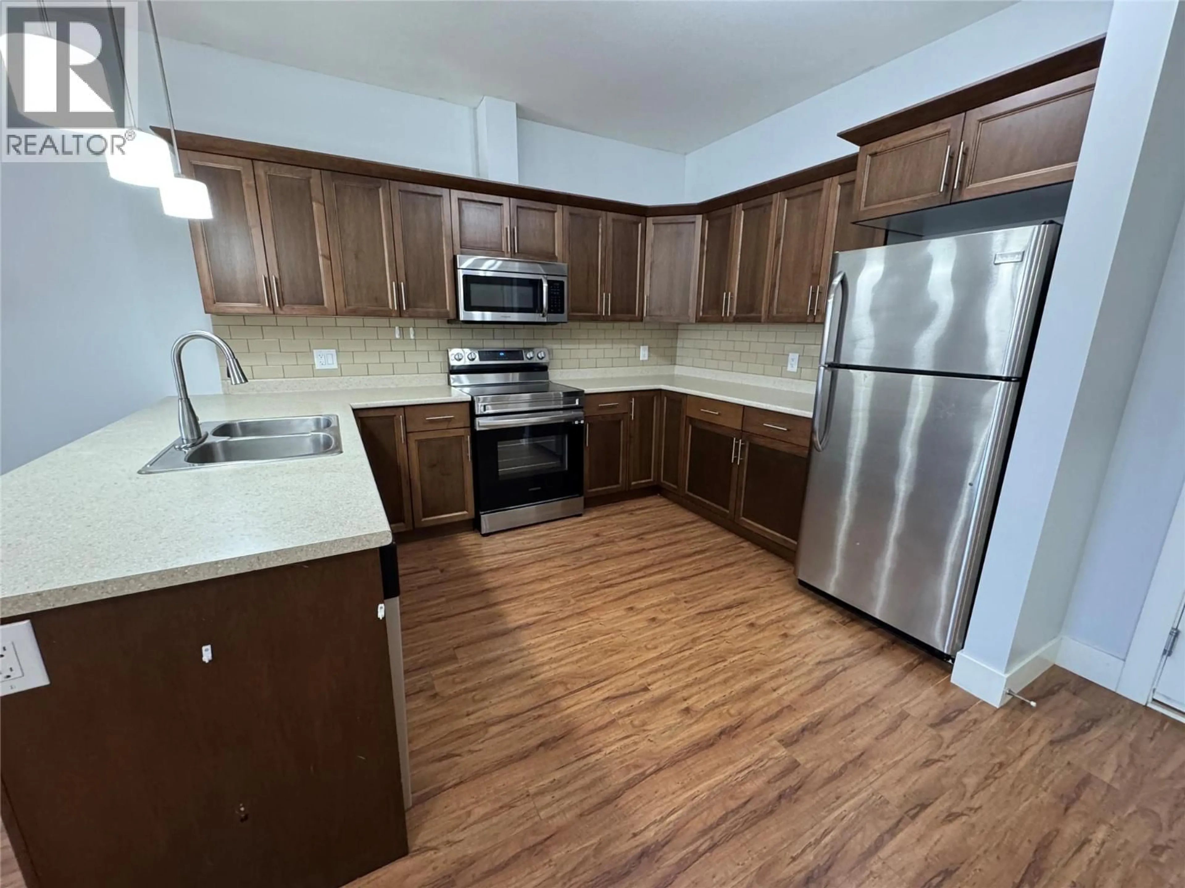 Standard kitchen, unknown for 302 - 1701 MENZIES STREET, Merritt British Columbia V1K1B8