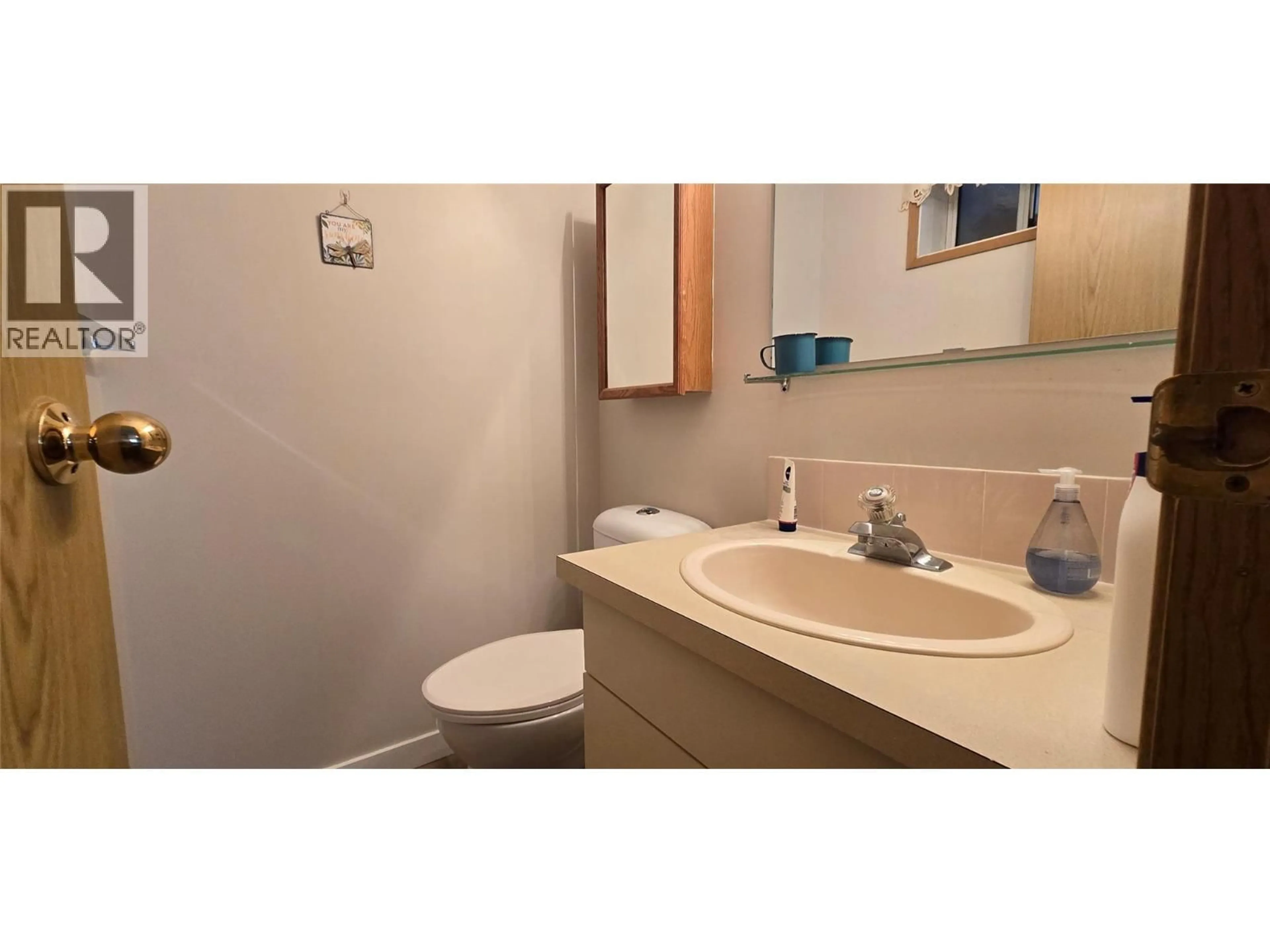 Standard bathroom, ceramic/tile floor for 9517 62 AVENUE, Osoyoos British Columbia V0H1V1