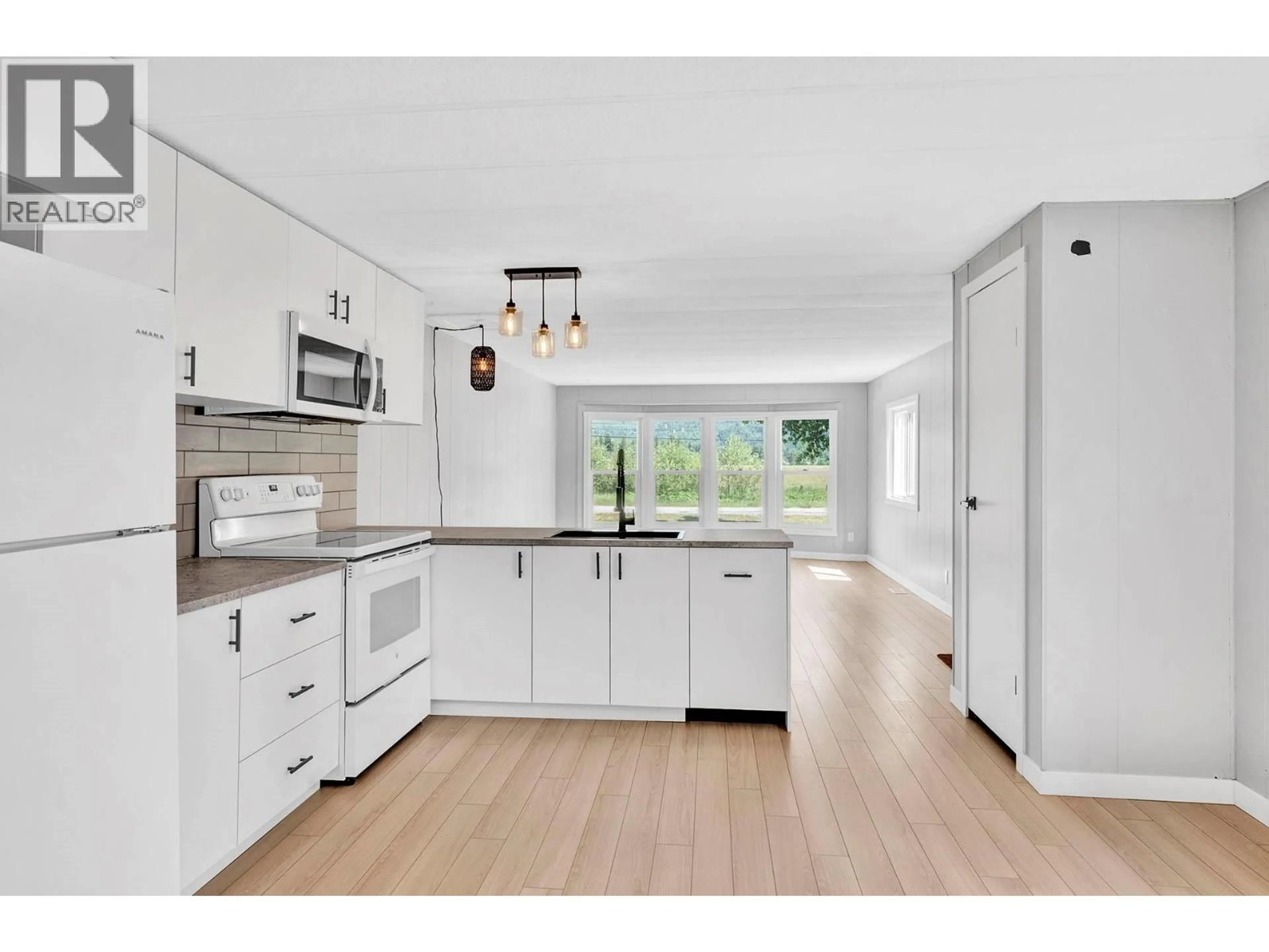 Open concept kitchen, unknown for 14 - 851 OLD NORTH THOMPSON HIGHWAY, Clearwater British Columbia V0E1N2