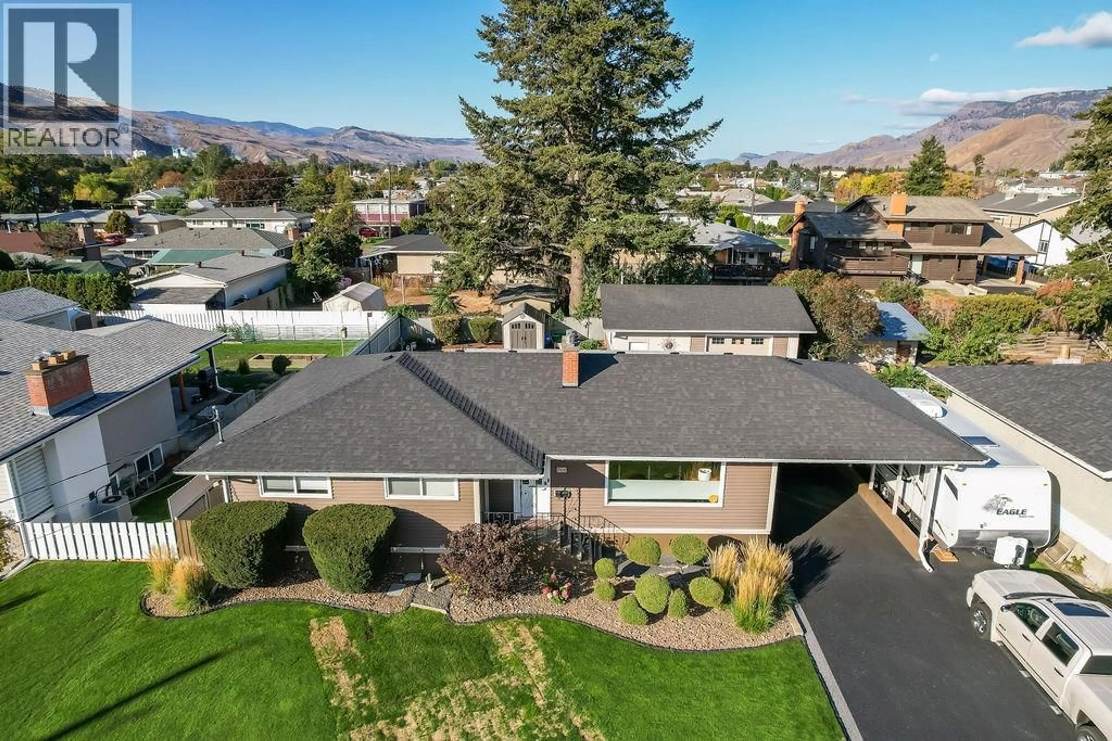 A pic from outside/outdoor area/front of a property/back of a property/a pic from drone, mountain view for 755 BARRIE DRIVE, Kamloops British Columbia V2B3X8
