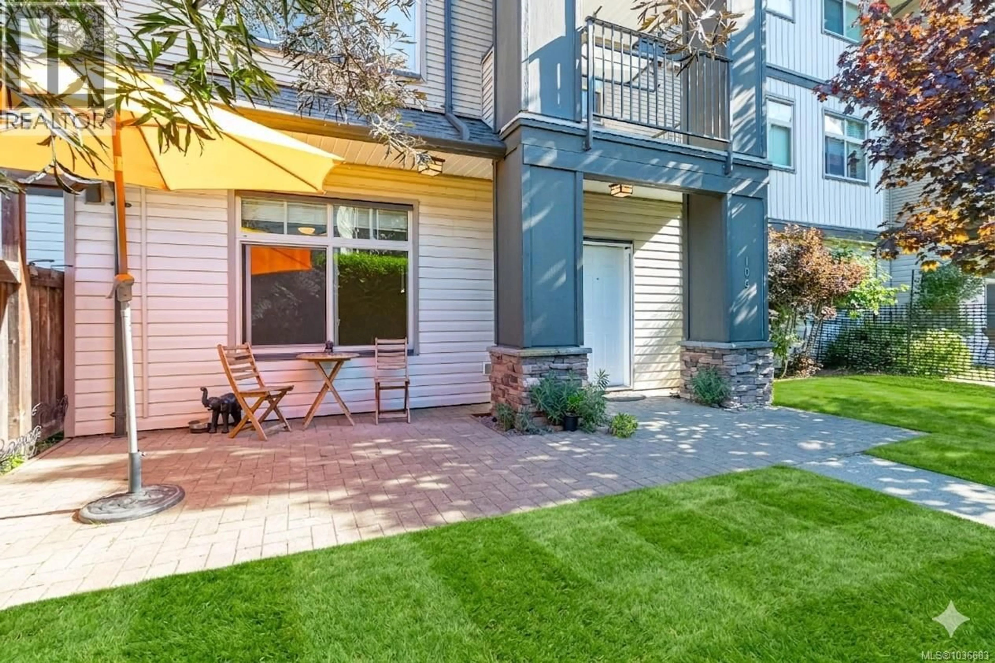 Patio, street for 106 - 2115 MEREDITH ROAD, Nanaimo British Columbia V9S2N2