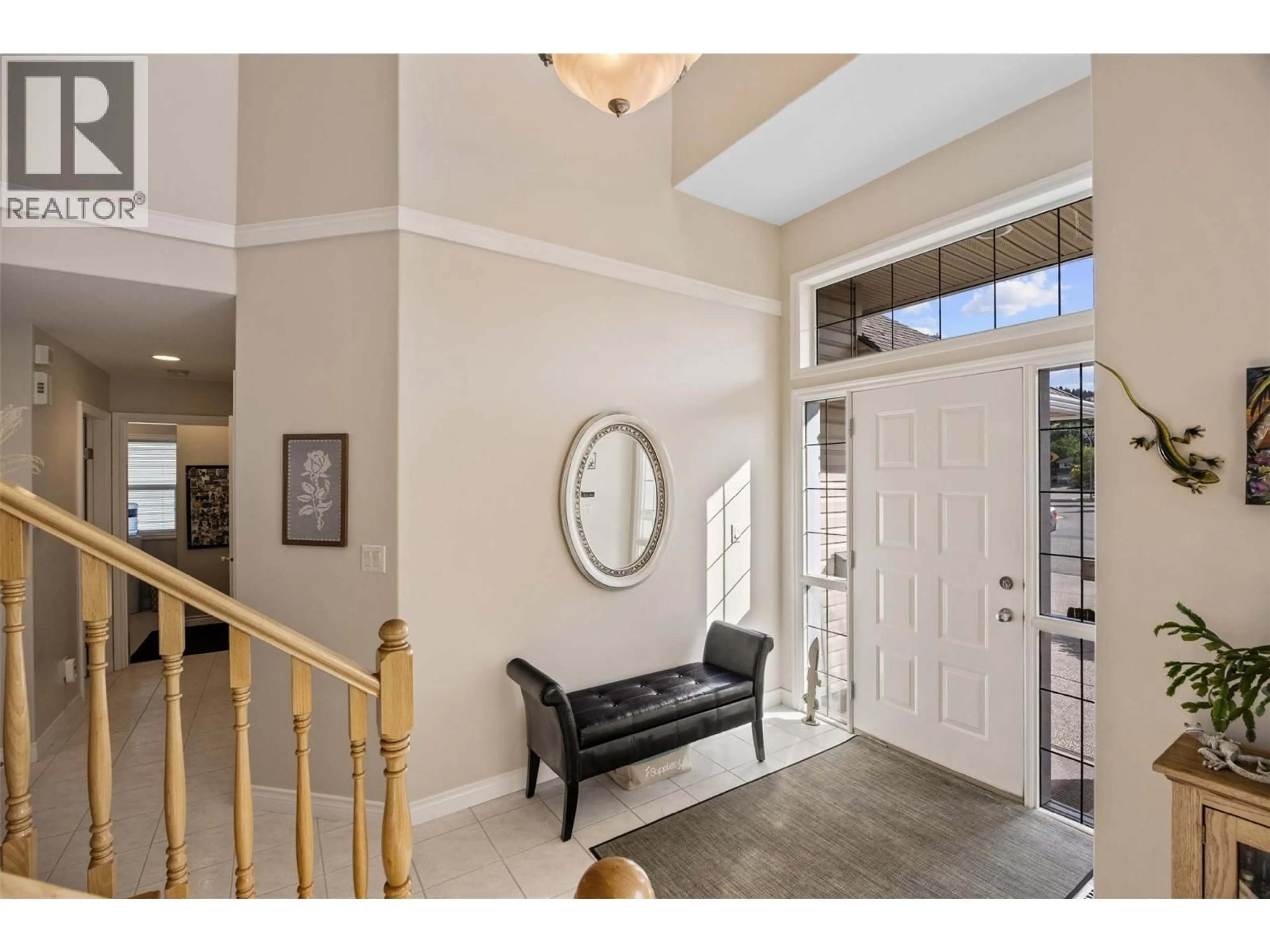 Indoor entryway for 851 BRAMBLE PLACE, Kamloops British Columbia V1S1Y6