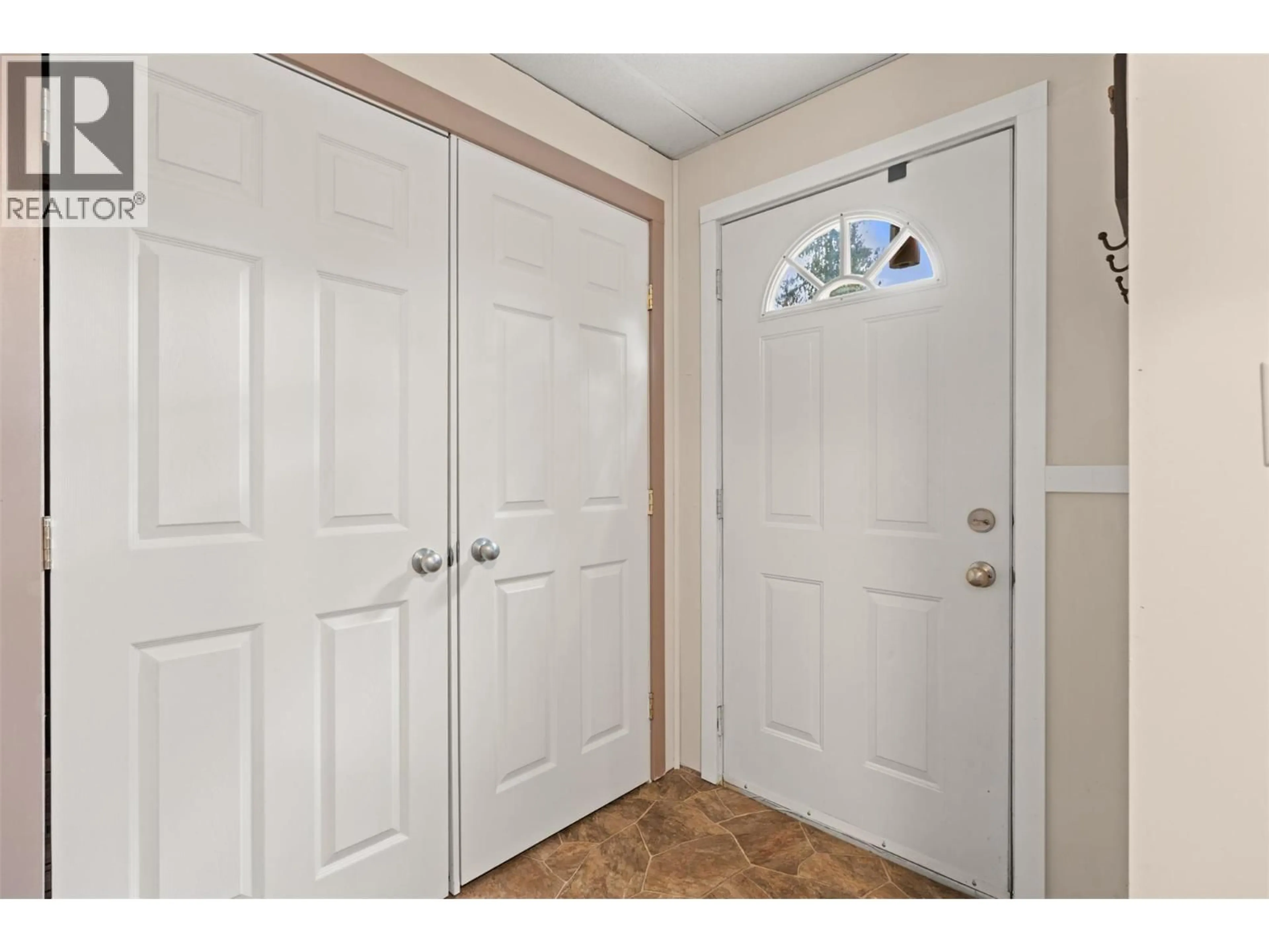 Indoor entryway for 11 - 959 ENDERBY MABEL LAKE ROAD, Enderby British Columbia V4Y4K7