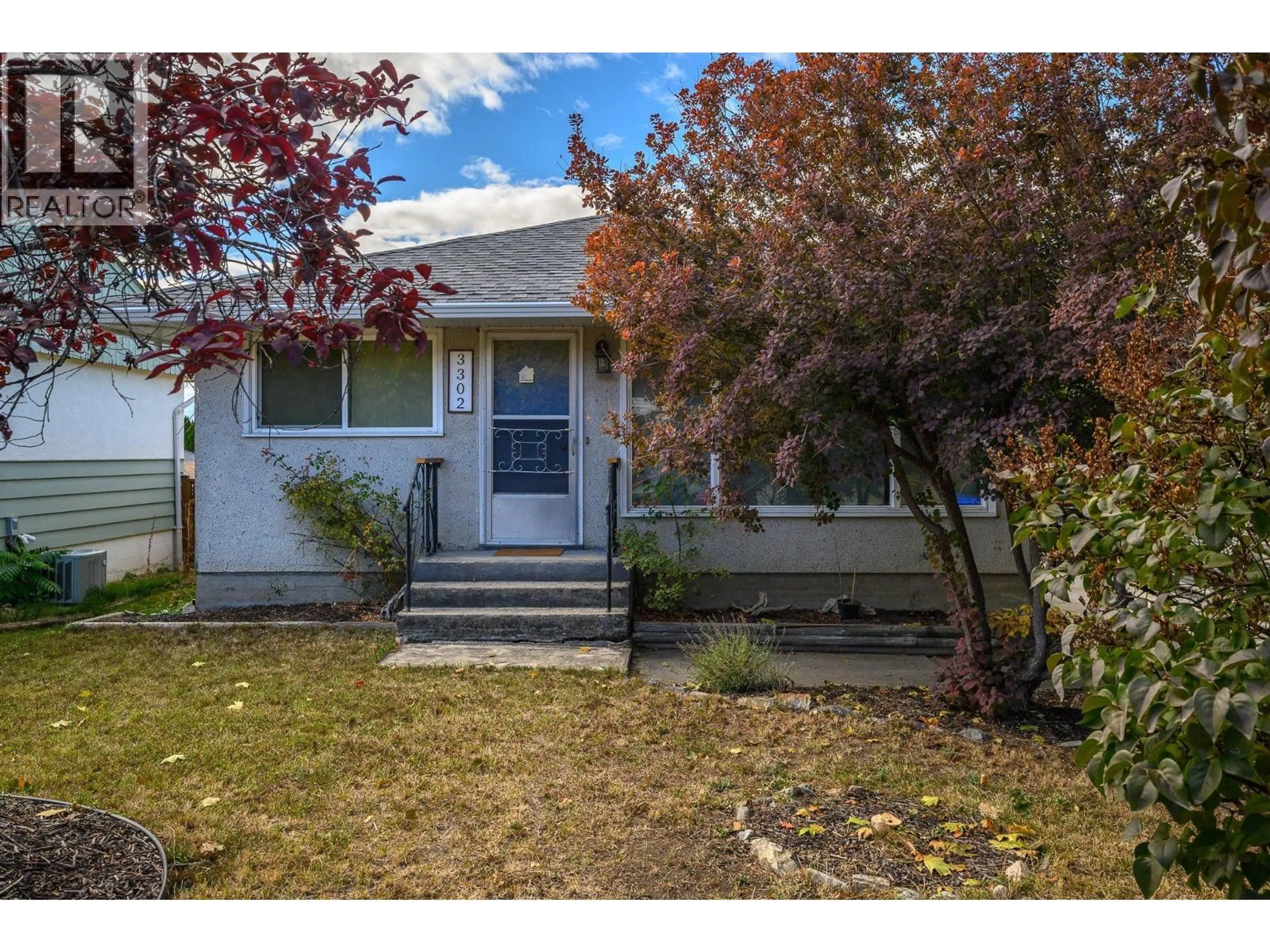 Home with vinyl exterior material, street for 3302 24 STREET, Vernon British Columbia V1T4N6